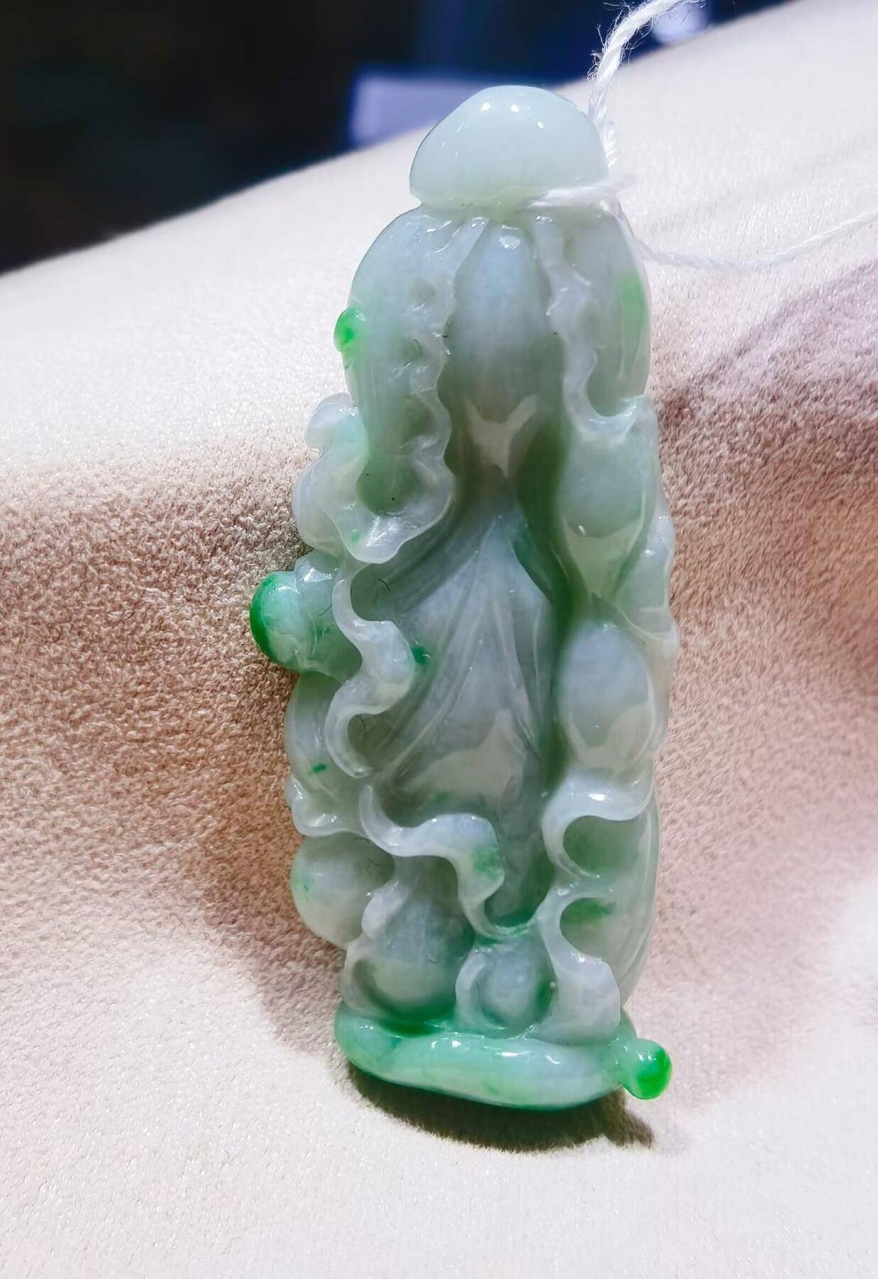 翡翠白菜吊坠挂件
