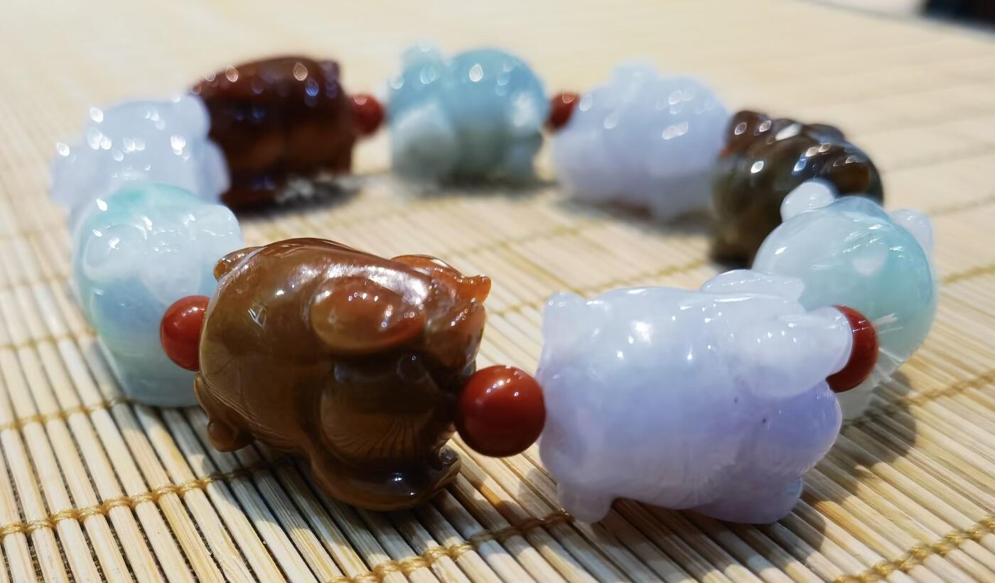 纯天然A货翡翠多宝福猪手串男款