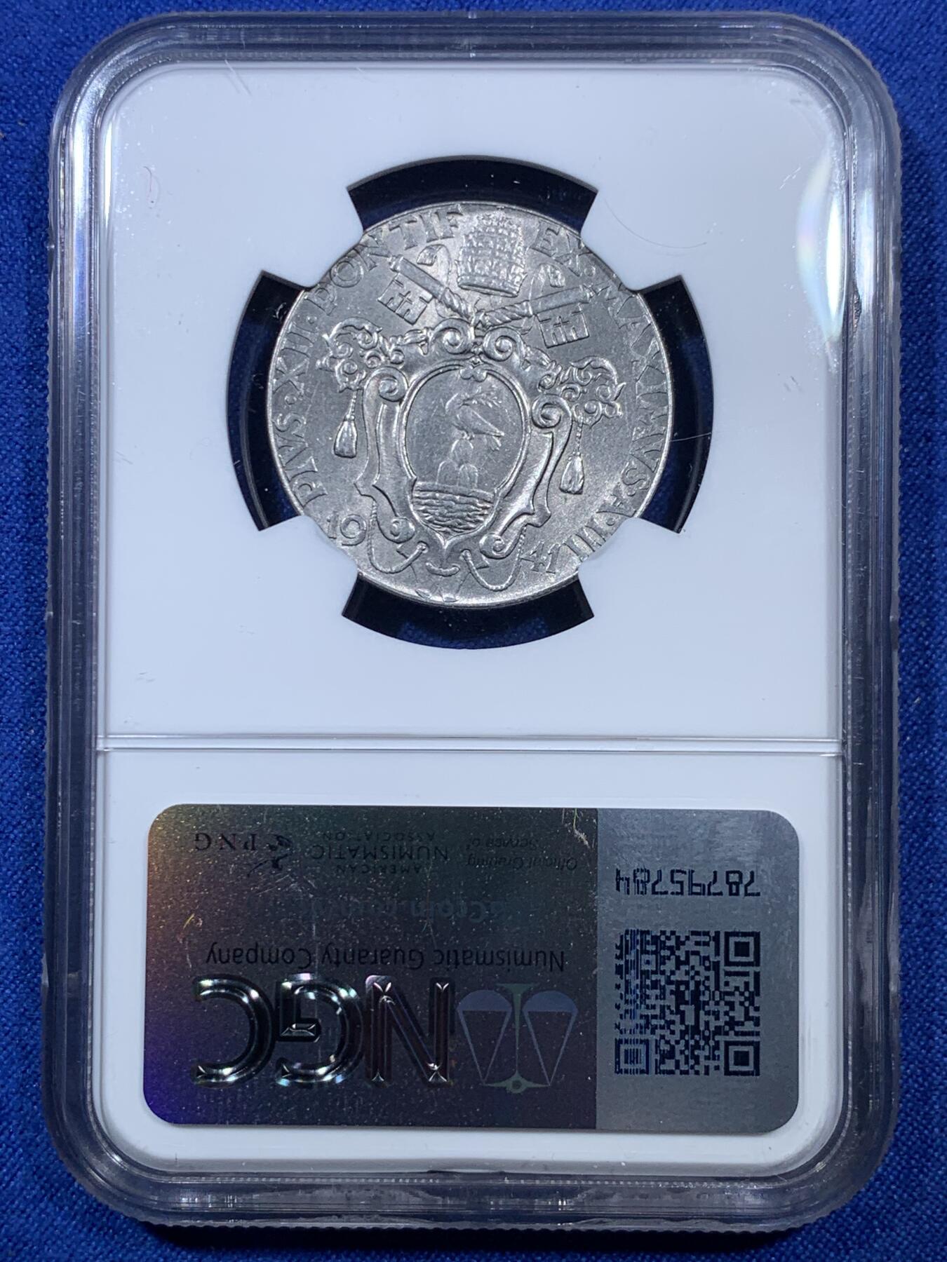 《竞宝斋》第307场   周日，周一,周二 3场连拍 （全场包邮） 两枚一组 NGC MS65 梵蒂冈1941年1里拉+2里拉 高分难得 细节犀利