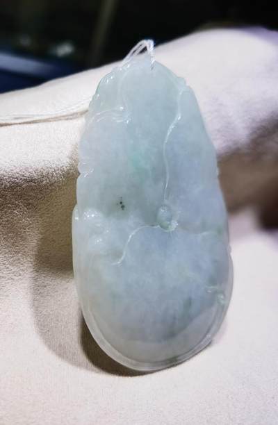 纯天然A货翡翠吊坠挂件合合美美 纯天然A货翡翠吊坠挂件合合美美