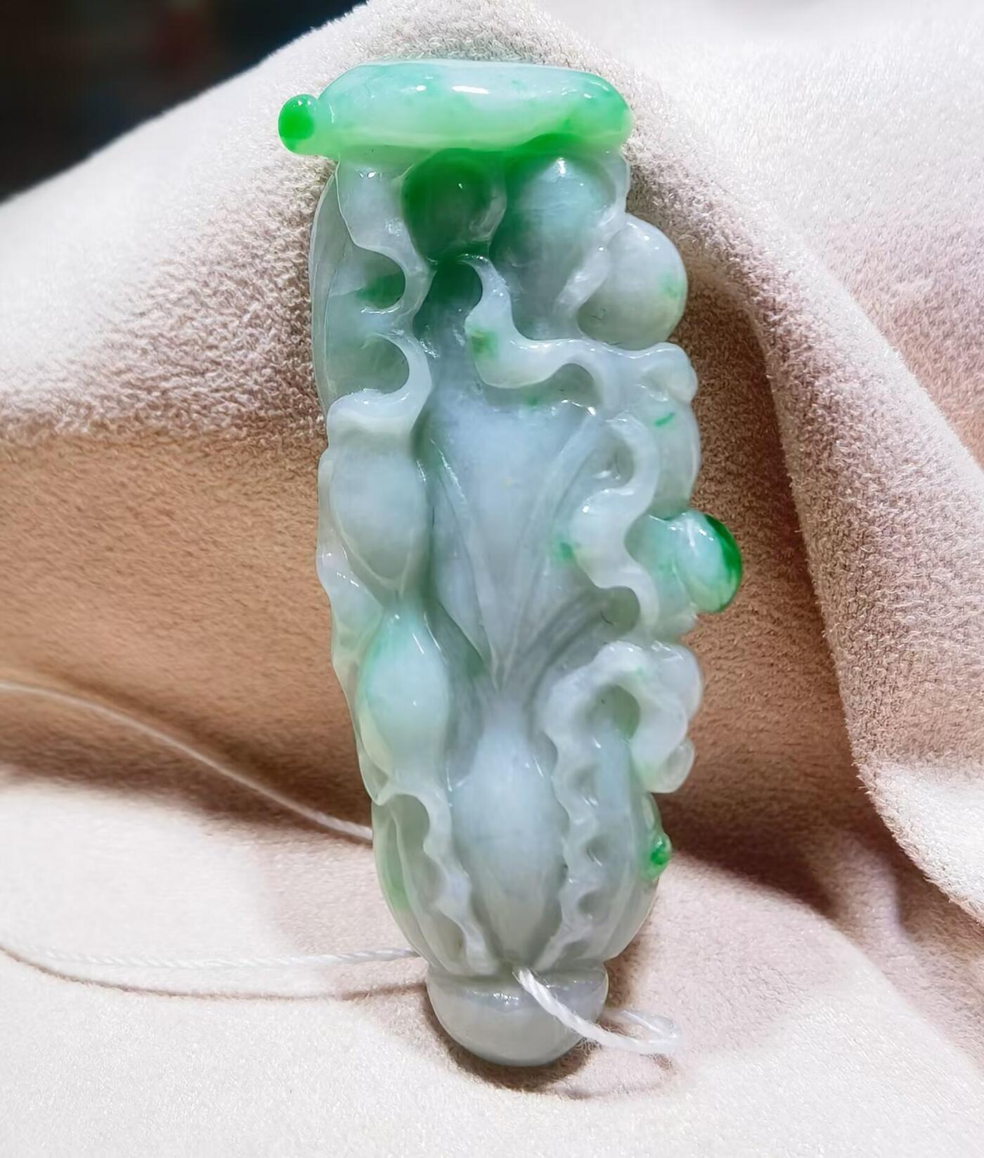 翡翠白菜吊坠挂件