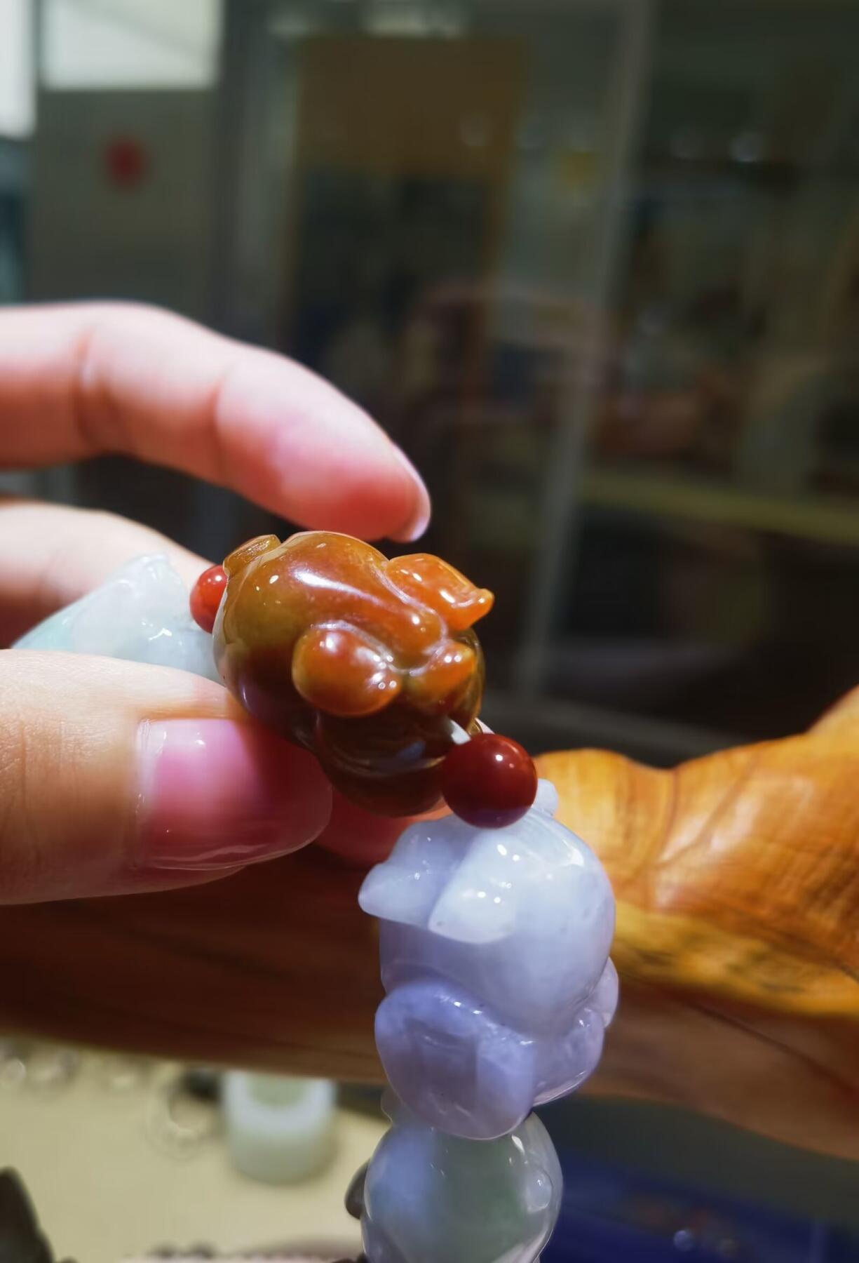 纯天然A货翡翠多宝福猪手串男款