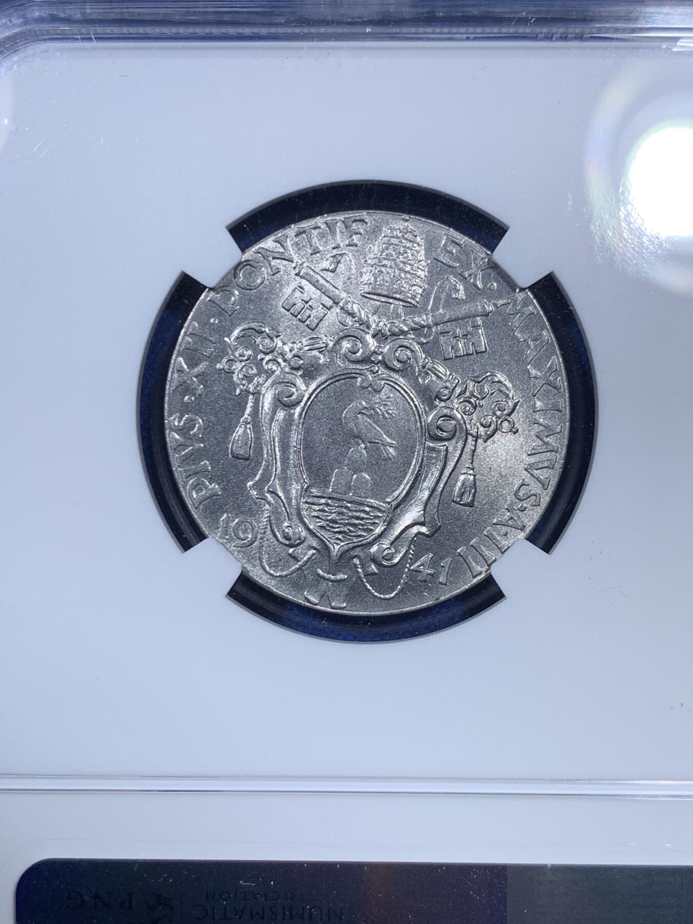 《竞宝斋》第307场   周日，周一,周二 3场连拍 （全场包邮） 两枚一组 NGC MS65 梵蒂冈1941年1里拉+2里拉 高分难得 细节犀利