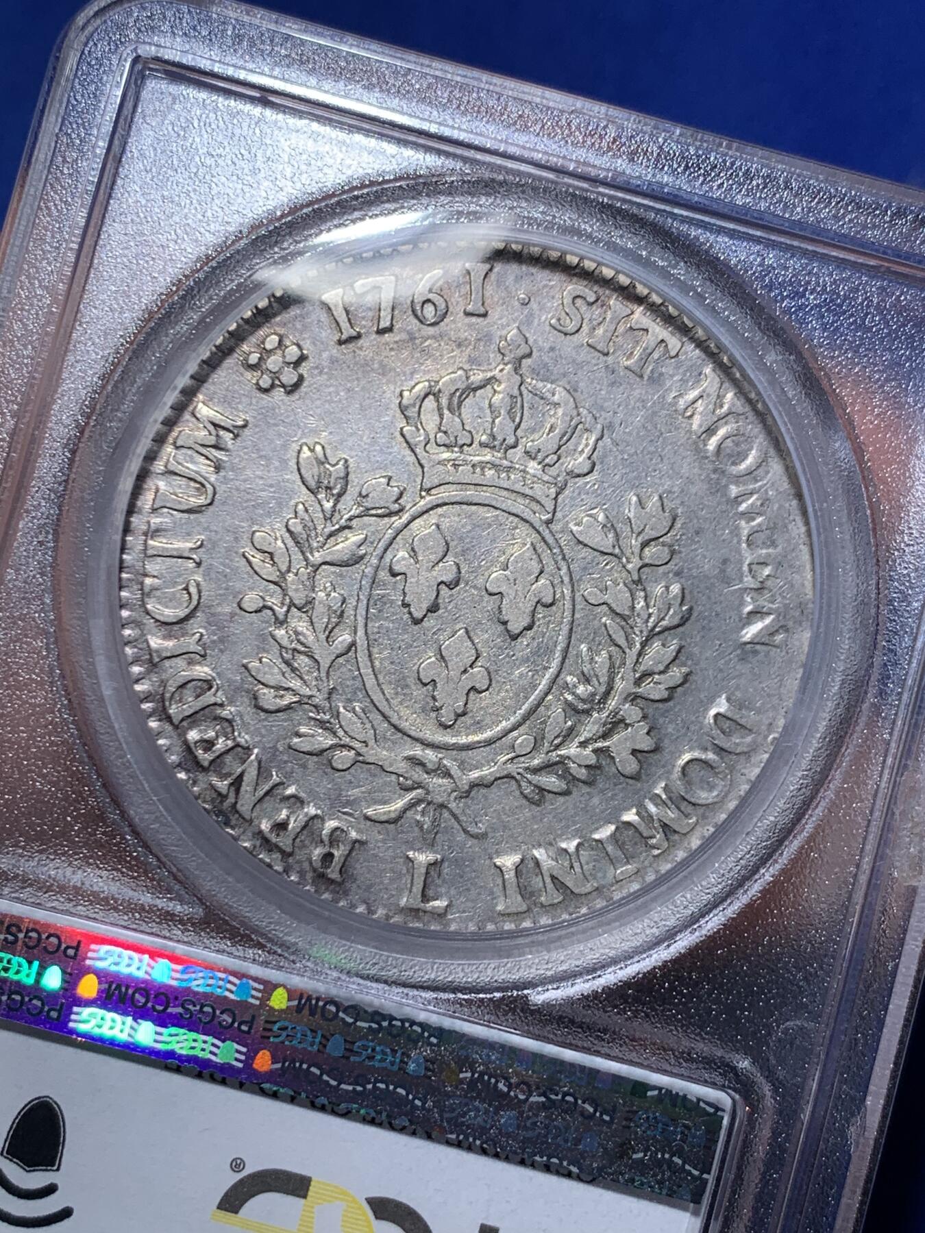 《竞宝斋》第307场   周日，周一,周二 3场连拍 （全场包邮） PCGS VFD 1761年法国路易十五埃居 老年版，这个版本工艺粗糙，弱打、大量减重痕极其常见，此枚仅边缘有轻微减重痕，非常难得