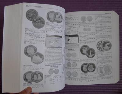 世界钱币章牌书籍专场拍卖第212期 世界硬币目录2001至今（2019版）