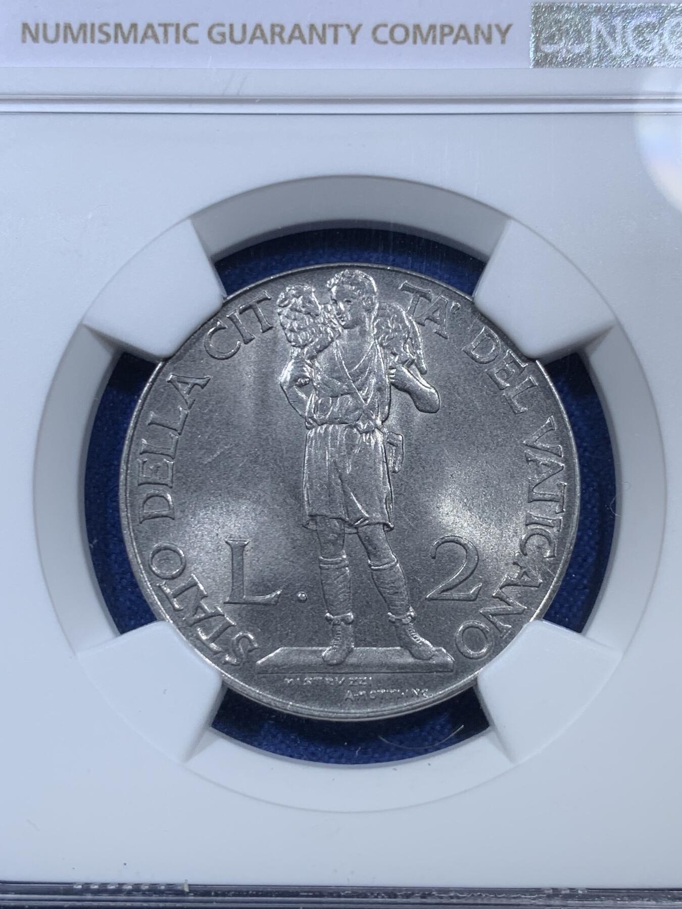 《竞宝斋》第307场   周日，周一,周二 3场连拍 （全场包邮） 两枚一组 NGC MS65 梵蒂冈1941年1里拉+2里拉 高分难得 细节犀利