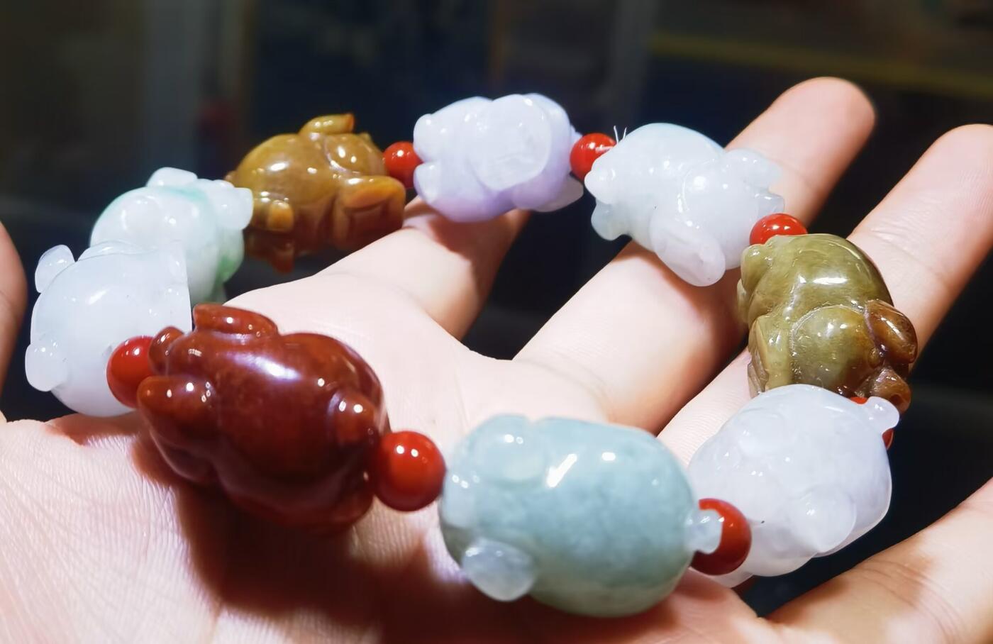 纯天然A货翡翠多宝福猪手串男款