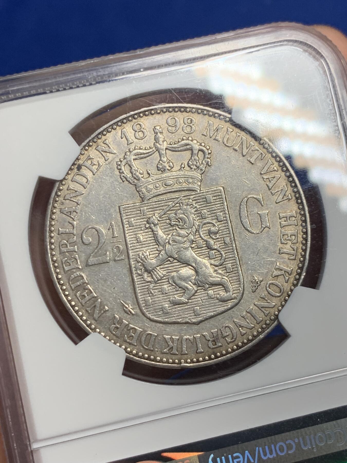 《竞宝斋》第307场   周日，周一,周二 3场连拍 （全场包邮） NGC AU50 荷兰1898年威廉明娜女王少女头像2.5盾大银币，单年版