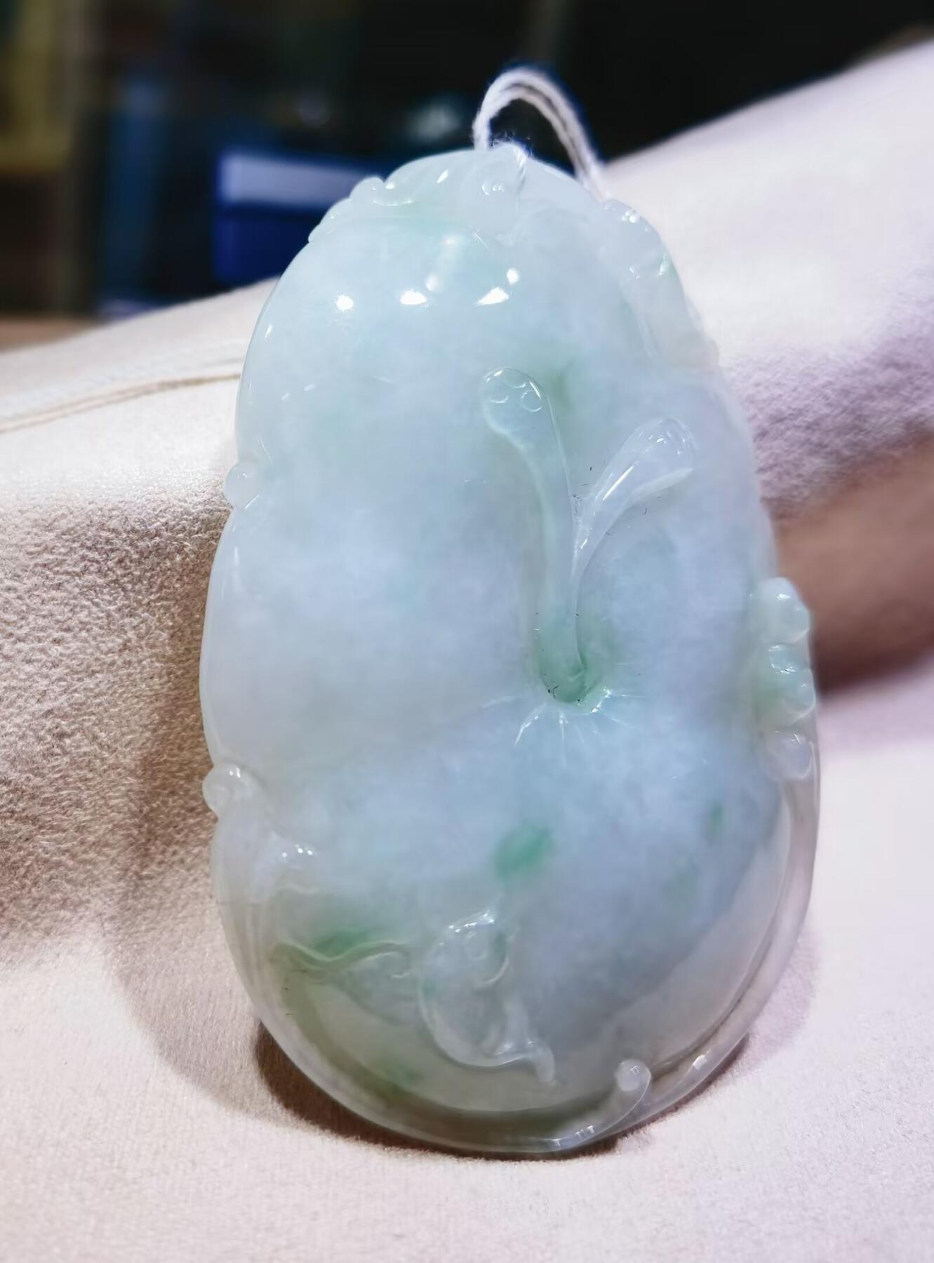纯天然A货翡翠吊坠挂件合合美美