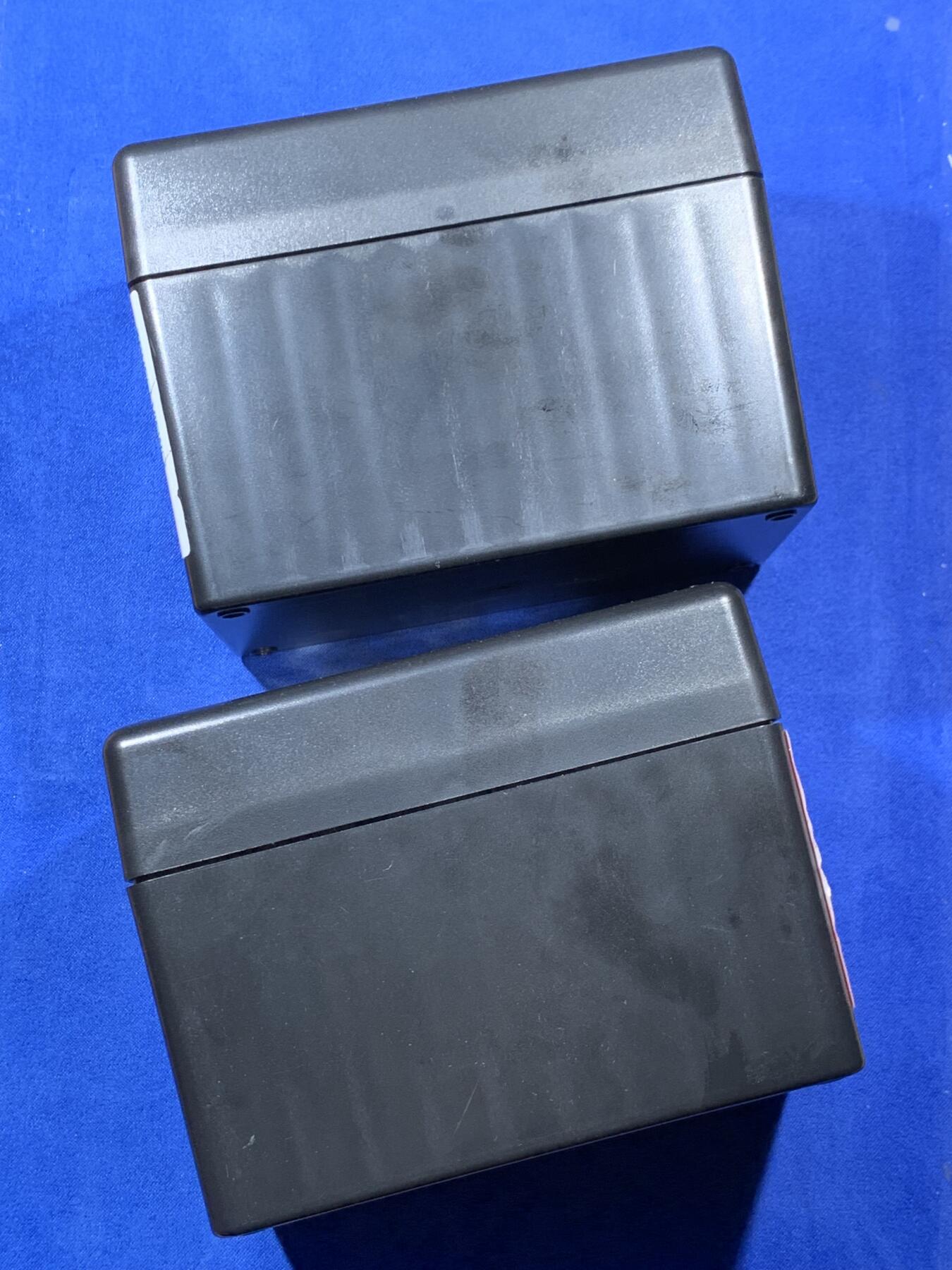 《竞宝斋》第307场   周日，周一,周二 3场连拍 （全场包邮） 2个一组 PCGS评级币包装盒 每个可放10枚评级币 细节见图