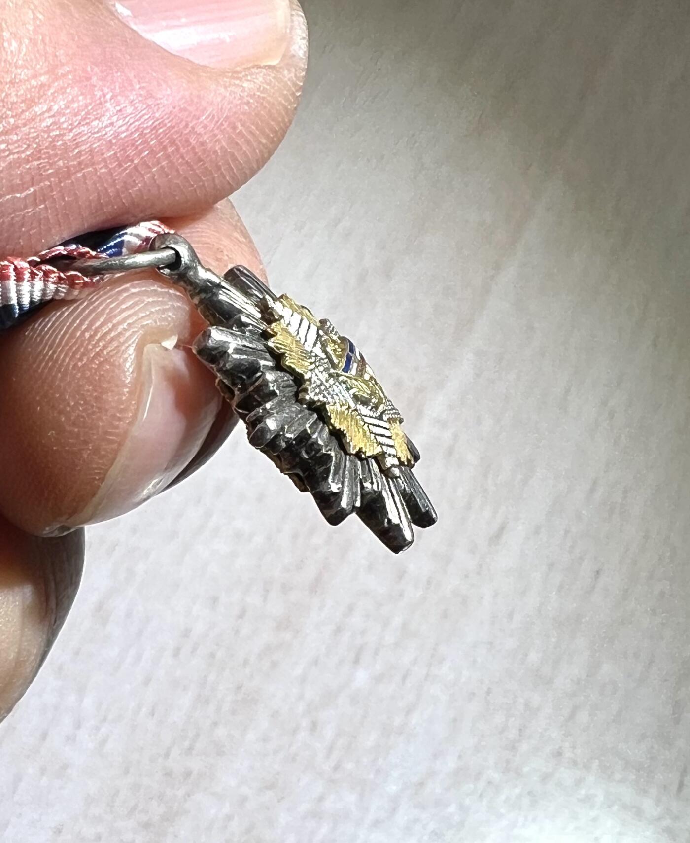 大猫徽章拍卖第255期  南斯拉夫一级旗帜的早期双面银mini