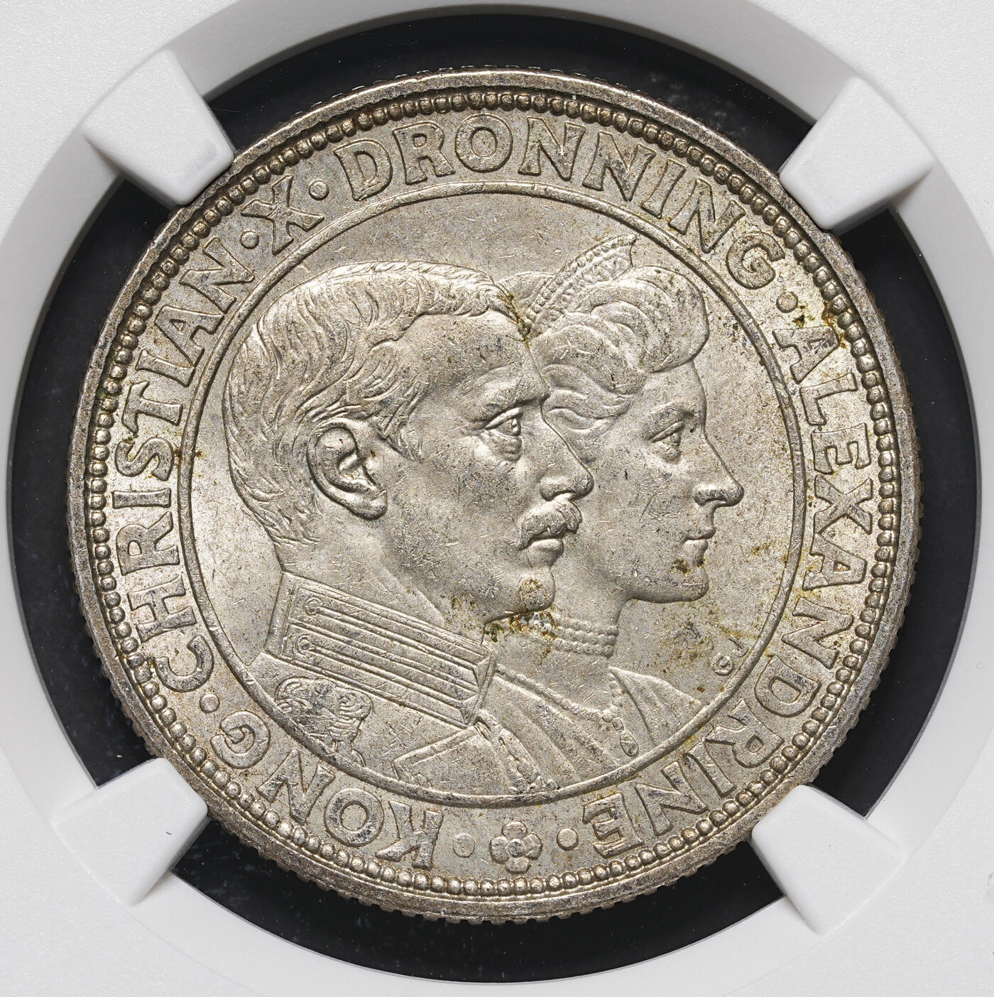 修遠堂世界钱币第三十九期 全场包邮 NGC MS64 1923年丹麦国王银婚纪念2克朗银币