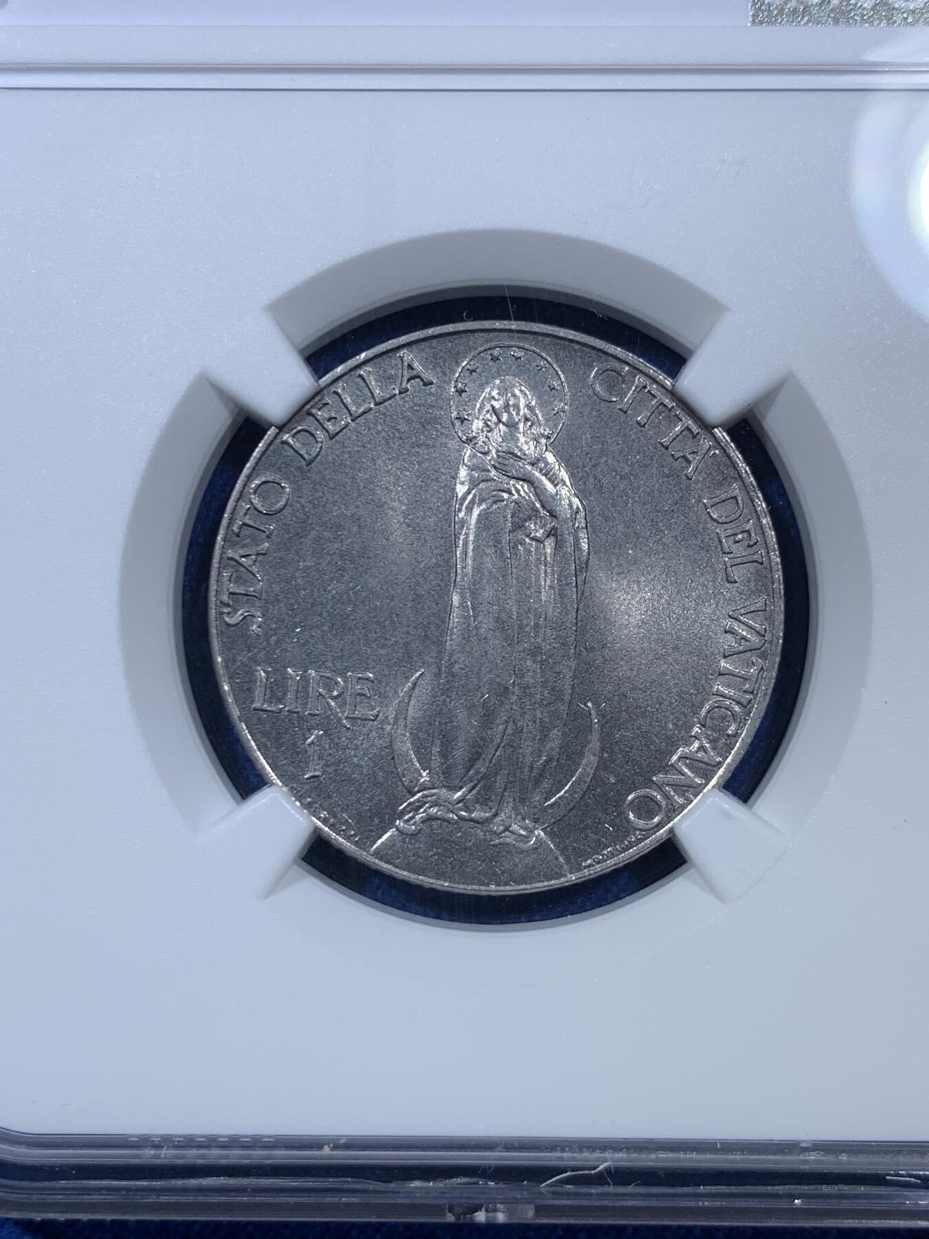 《竞宝斋》第307场   周日，周一,周二 3场连拍 （全场包邮） 两枚一组 NGC MS65 梵蒂冈1941年1里拉+2里拉 高分难得 细节犀利