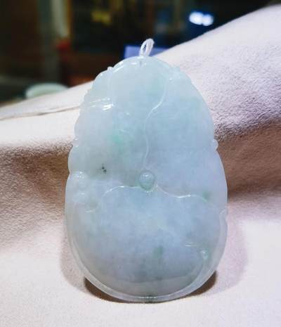 纯天然A货翡翠吊坠挂件合合美美 纯天然A货翡翠吊坠挂件合合美美