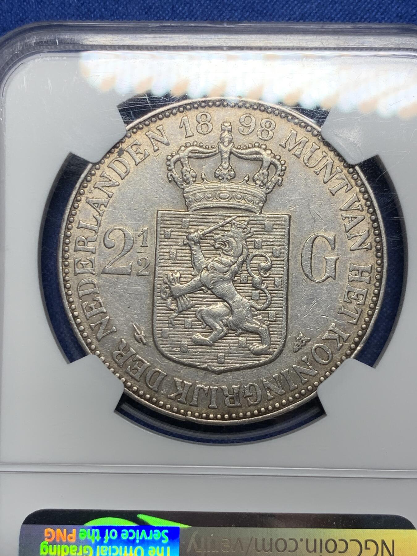 《竞宝斋》第307场   周日，周一,周二 3场连拍 （全场包邮） NGC AU50 荷兰1898年威廉明娜女王少女头像2.5盾大银币，单年版