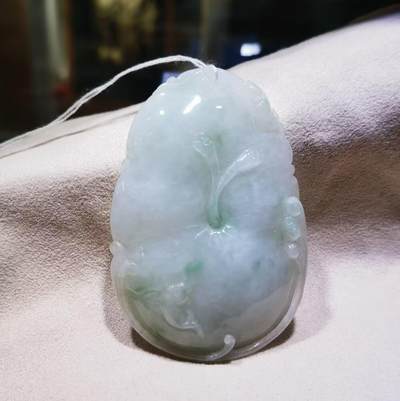 纯天然A货翡翠吊坠挂件合合美美 纯天然A货翡翠吊坠挂件合合美美