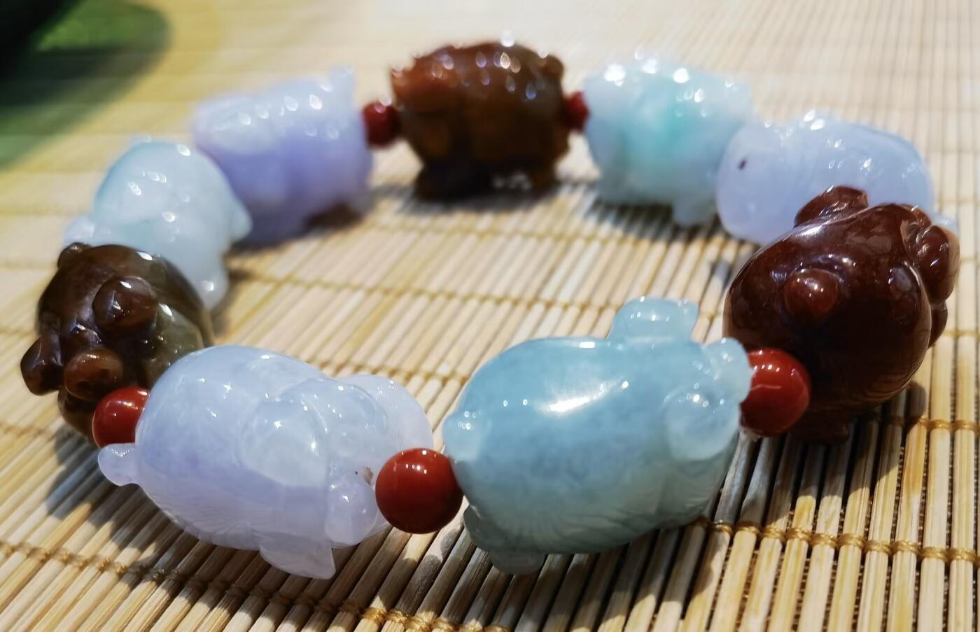 纯天然A货翡翠多宝福猪手串男款