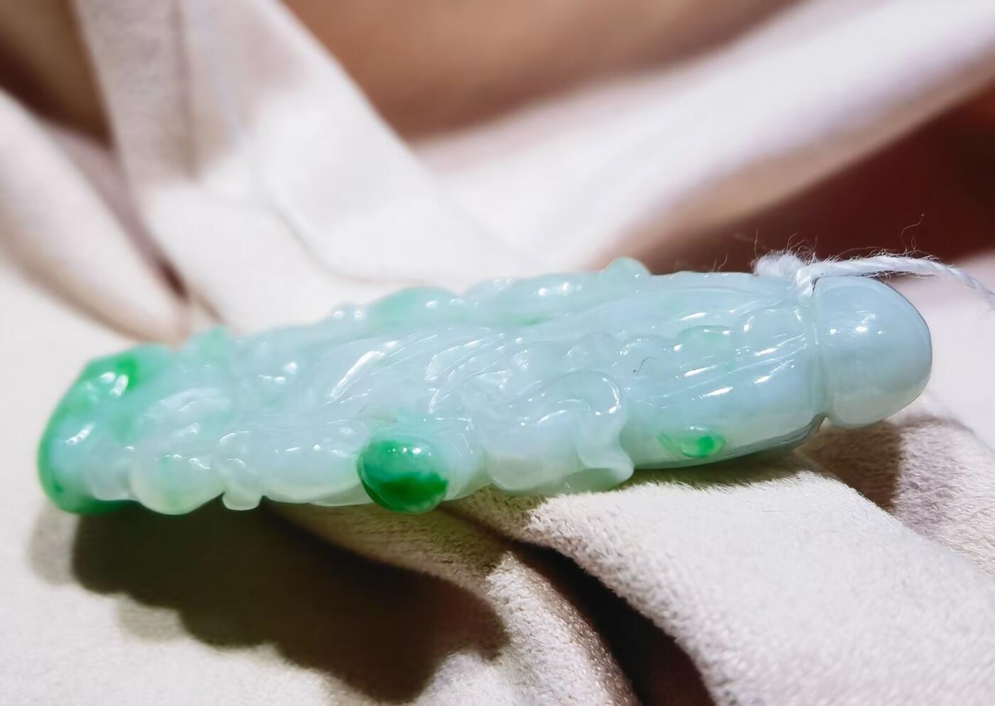 翡翠白菜吊坠挂件
