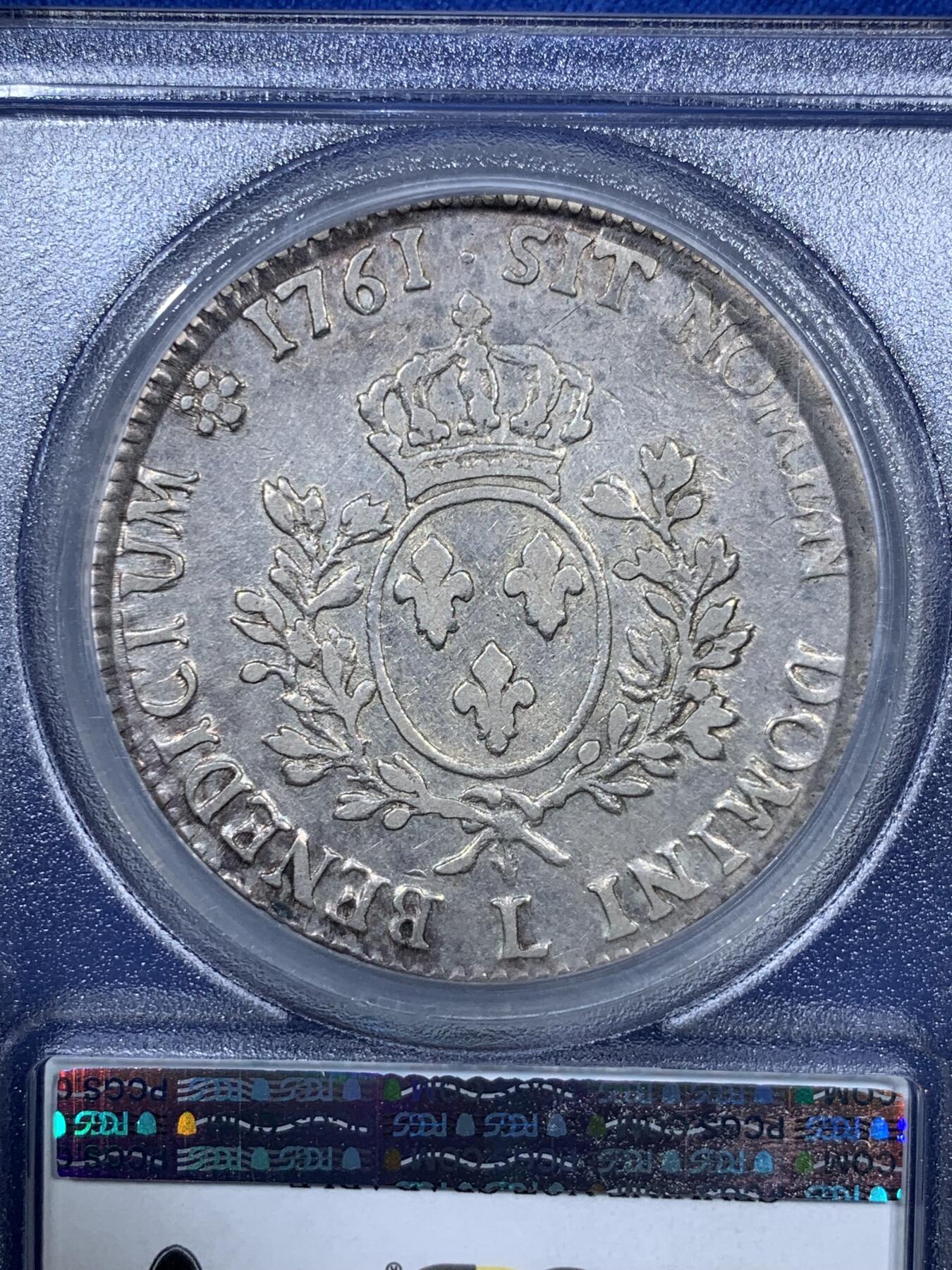 《竞宝斋》第307场   周日，周一,周二 3场连拍 （全场包邮） PCGS VFD 1761年法国路易十五埃居 老年版，这个版本工艺粗糙，弱打、大量减重痕极其常见，此枚仅边缘有轻微减重痕，非常难得