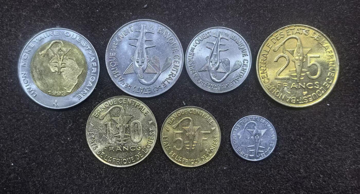 北京马甸外国币专卖微拍第126期，外国非贵金属纪念币，流通币专场，陆续上新，欢迎关注 原光好品西非