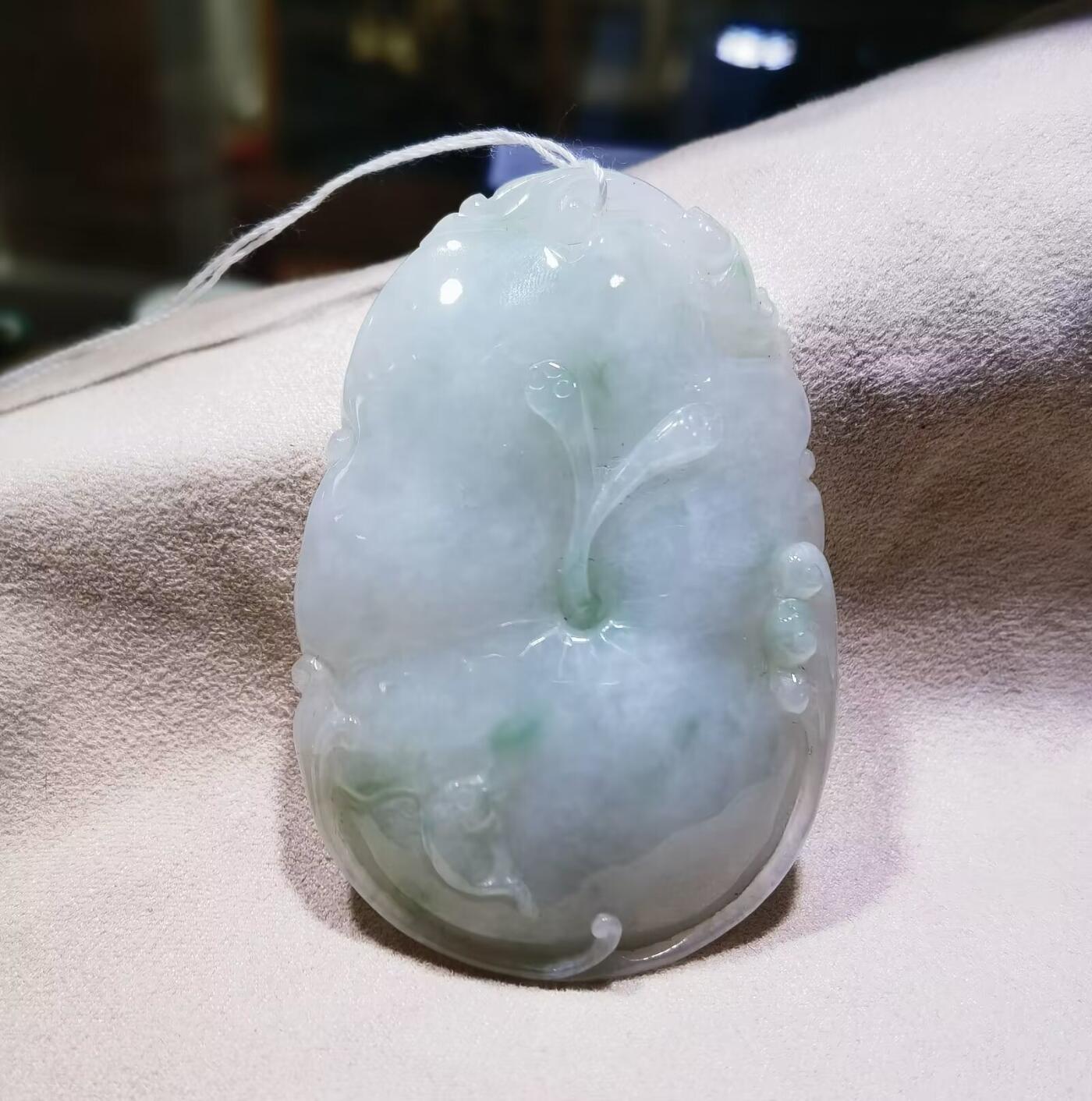 纯天然A货翡翠吊坠挂件合合美美
