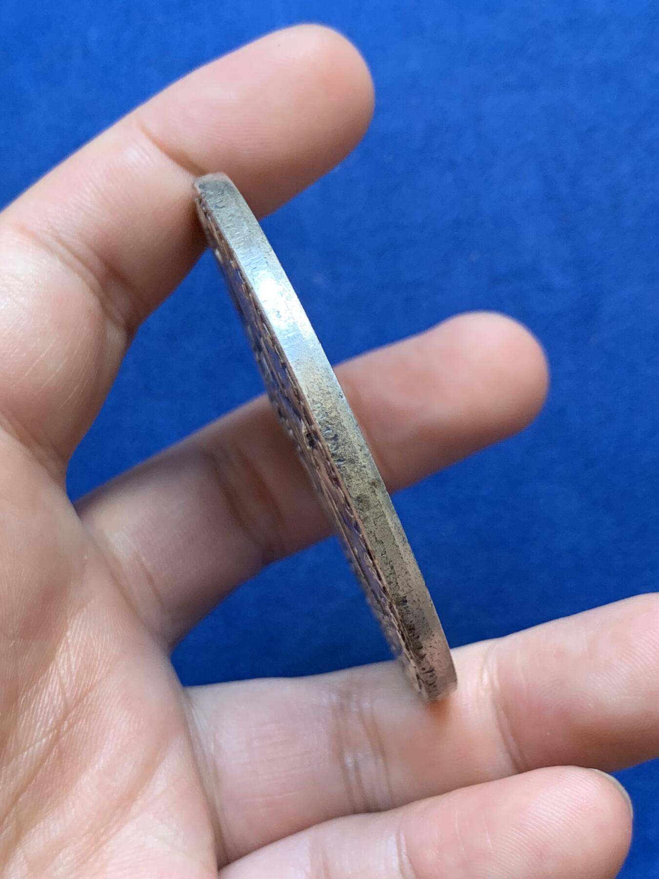 《竞宝斋》第307场   周日，周一,周二 3场连拍 （全场包邮） 少见品种 捷克国家音乐博物馆纪念章 直径60毫米 重约80克