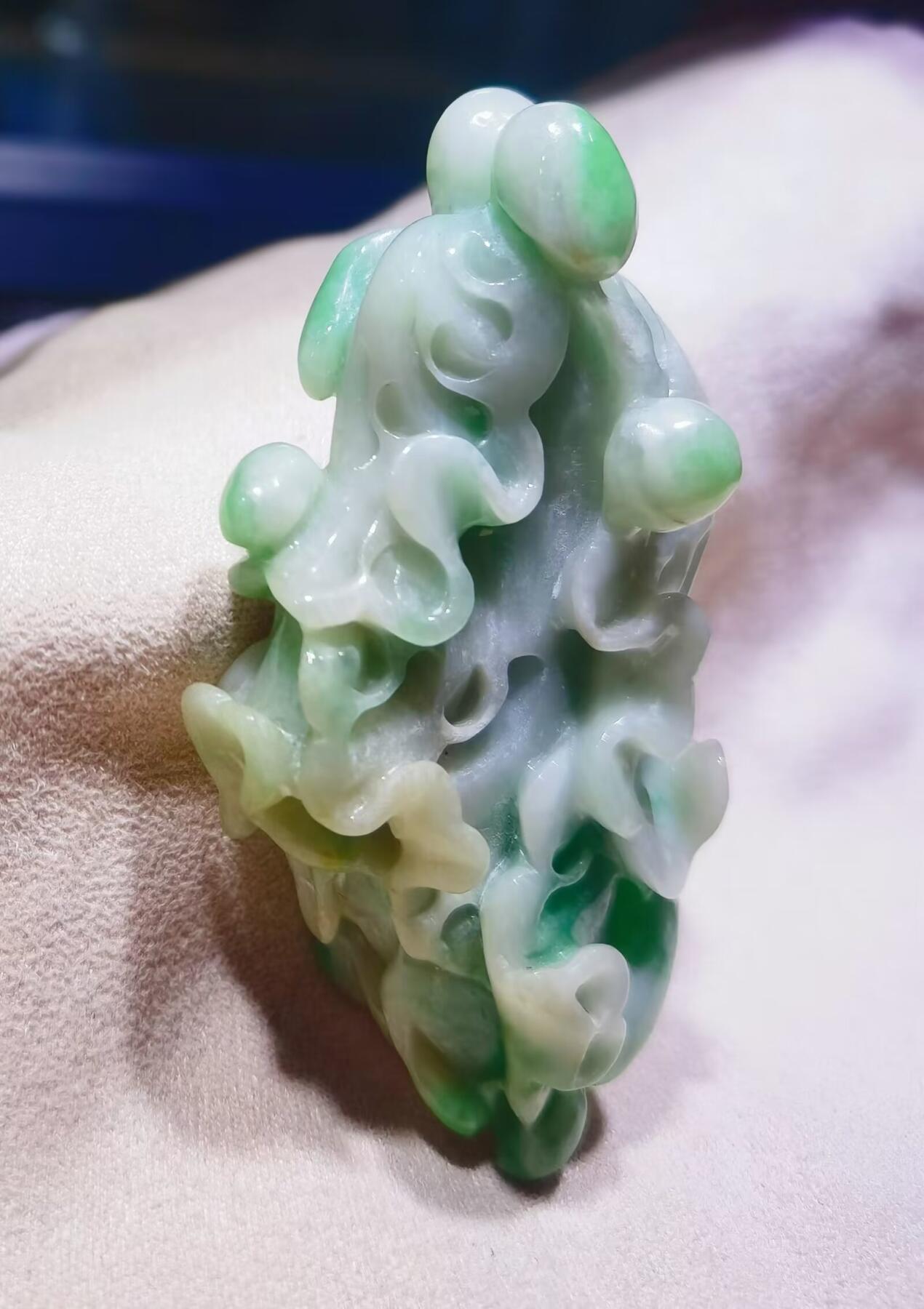 纯天然翡翠白菜手把件