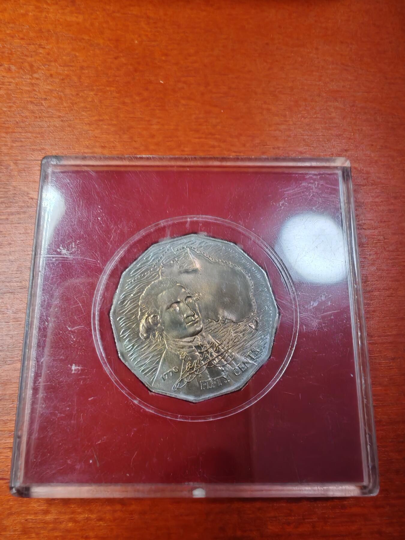 长老汇龙年精选第三十场拍卖 1970澳大利亚库克船长到达植物园湾200周年50分多边形铜镍币，原盒