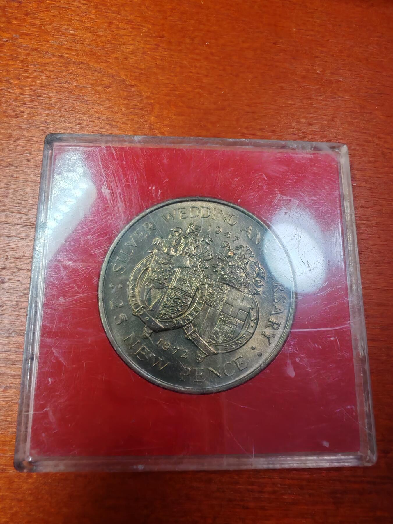 长老汇龙年精选第三十场拍卖 1972直布罗陀伊丽莎白二世皇家婚礼25周年25便士铜镍币，原盒