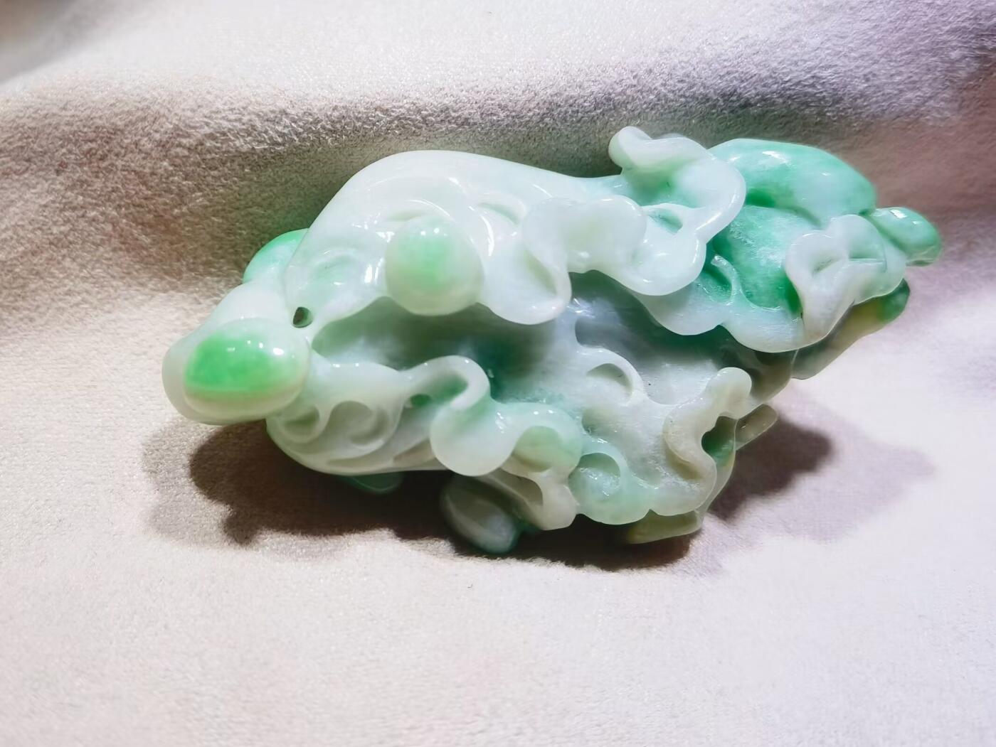 纯天然翡翠白菜手把件