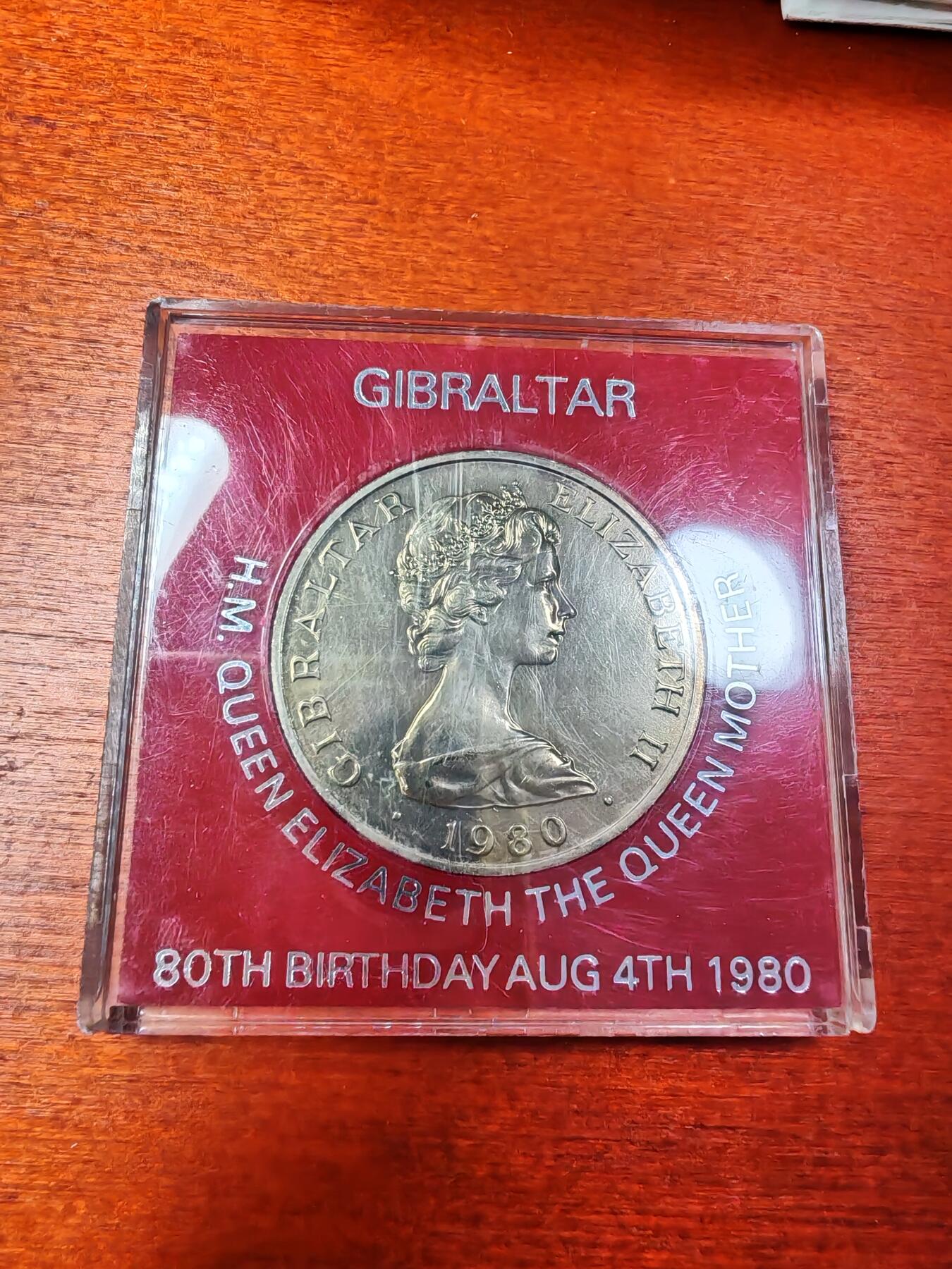 长老汇龙年精选第三十场拍卖 1980直布罗陀皇太后80寿辰1克朗铜镍币，原盒