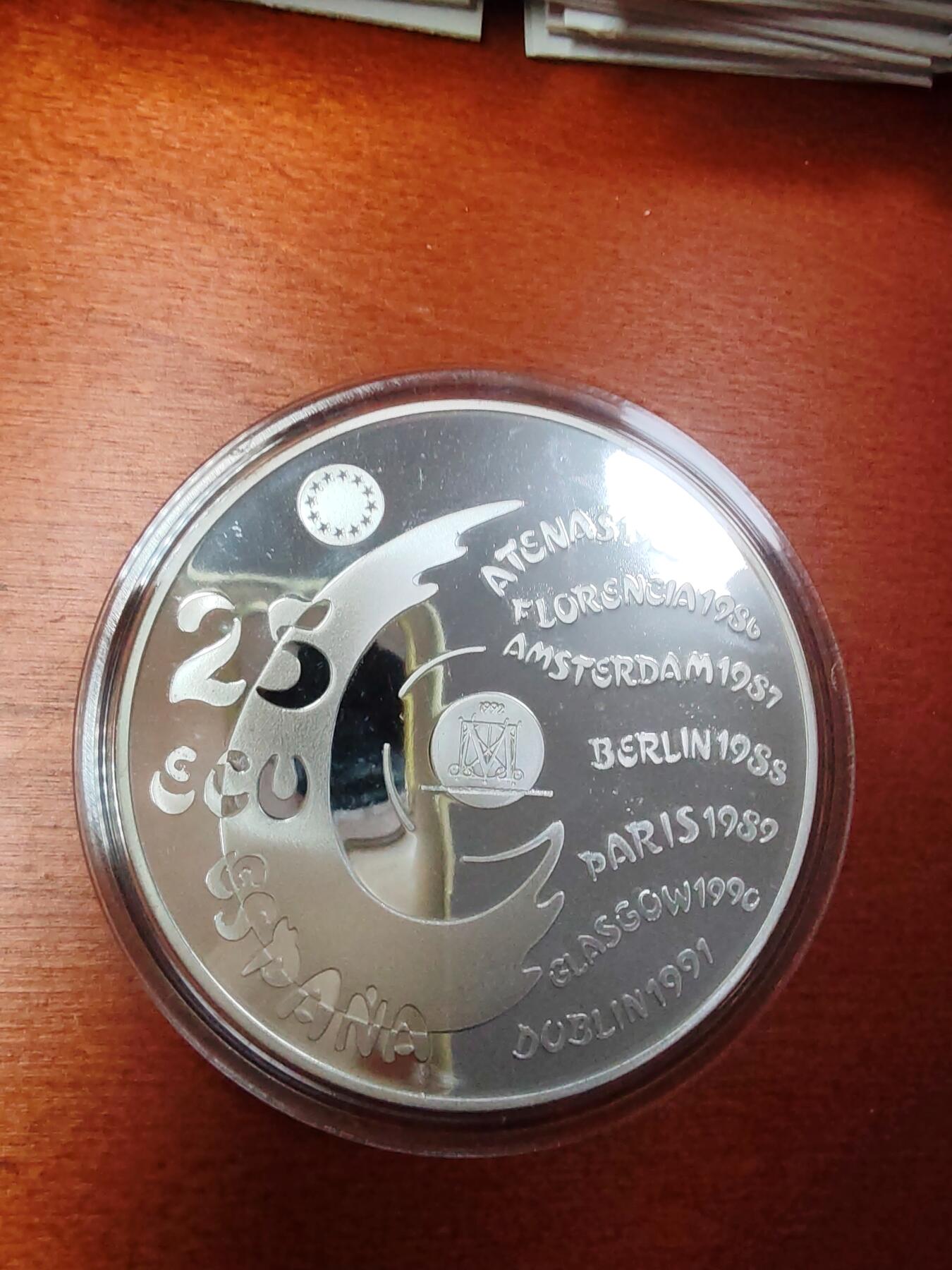 长老汇龙年精选第三十场拍卖 1992西班牙欧洲文化之都马德里25欧元精制银币，光边，168.75克925银，1.5万枚，盒证全，实木盒，珍稀币