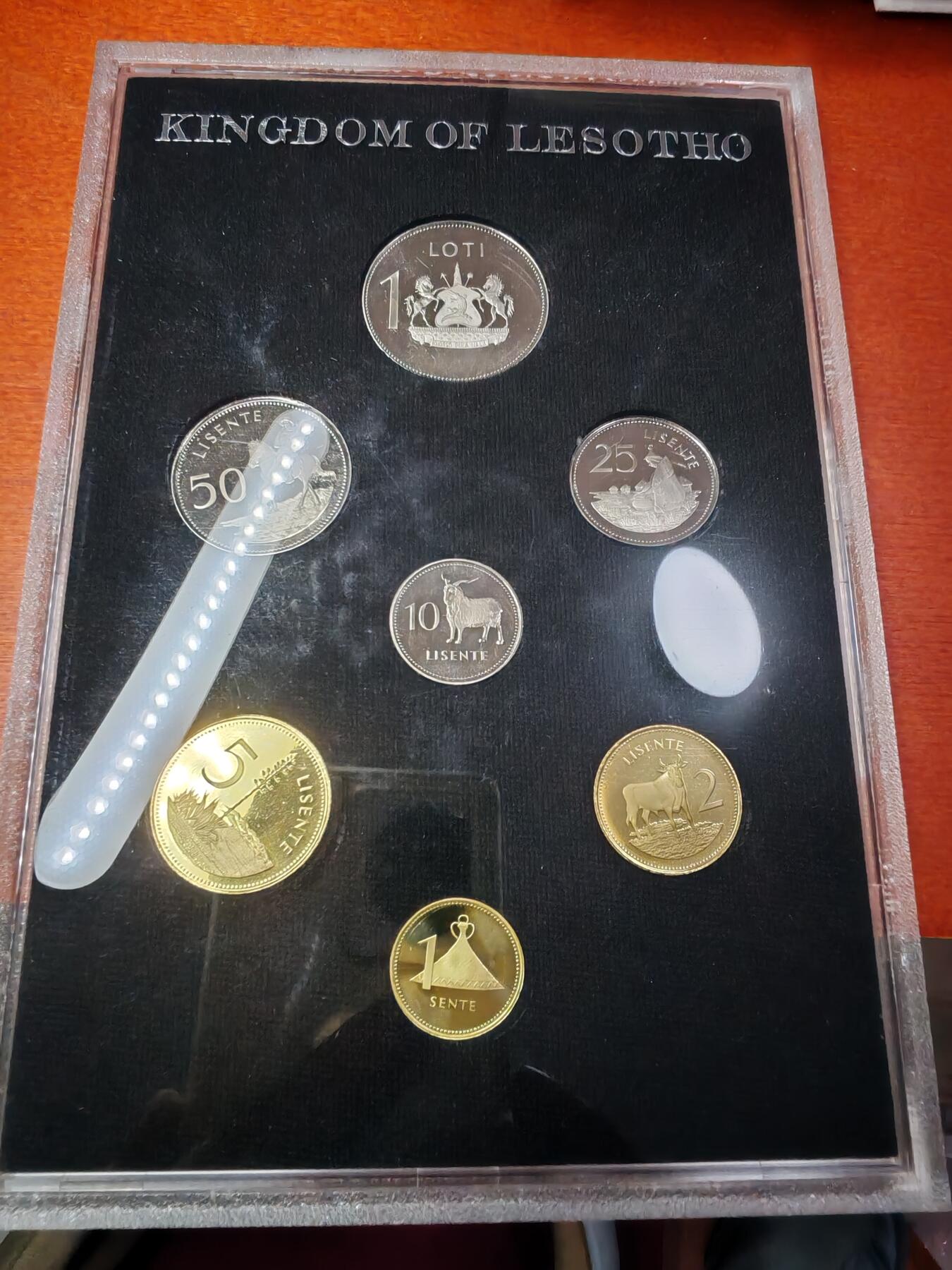 长老汇龙年精选第三十场拍卖 1979莱索托王国首套钱币7枚套装，皇家造币厂出品，带外纸