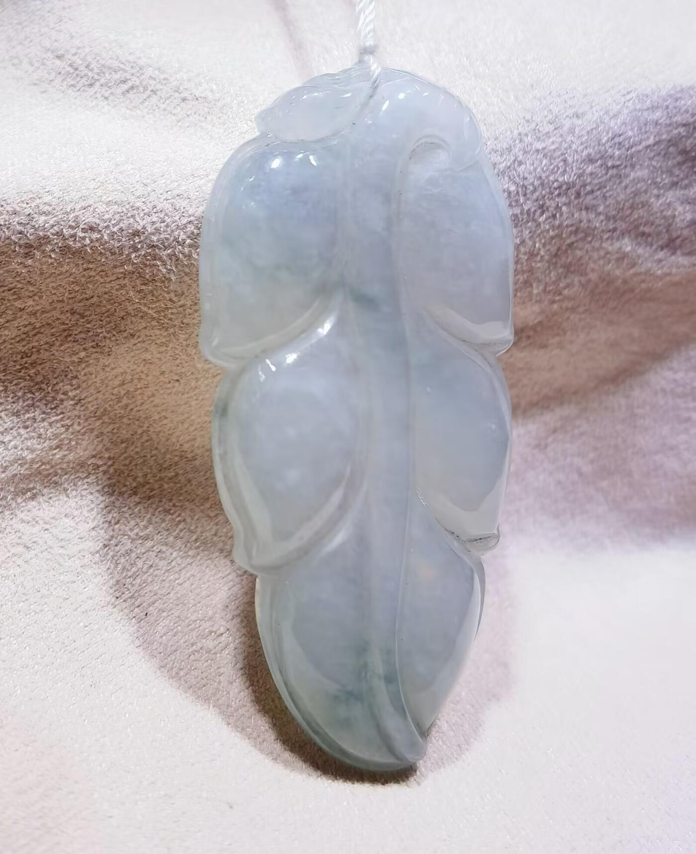 纯天然翡翠一叶生财吊坠挂件