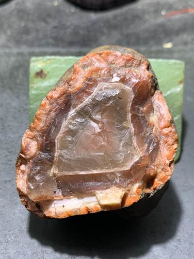 精美铁皮荔枝冻心原皮大开窗料南红玛瑙原石一颗 - 精美铁皮荔枝冻心原皮大开窗料南红玛瑙原石一颗