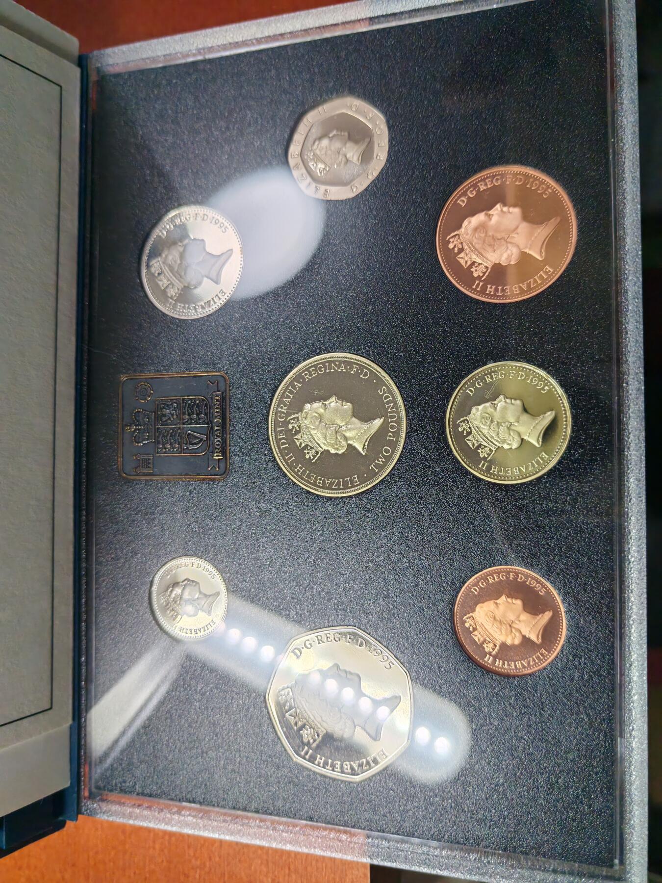 长老汇龙年精选第三十一场拍卖 1995英国年度套币精制币8枚，盒证全