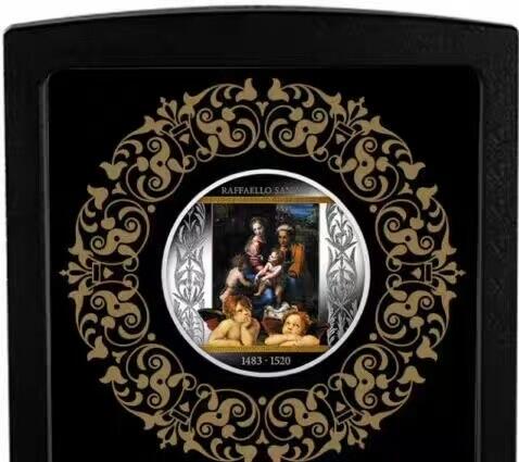 第187期拍卖 喀麦隆2020年，拉斐尔 名画-《圣母玛利亚一家》(神圣之家或母与子)，加大(直径达50mm)、镀金, 彩色精制银币. 盒证全. 发行仅300枚. 颜色有凸色现象(由于特有的着色工艺),属于正常现象. 超级精美漂亮银币.