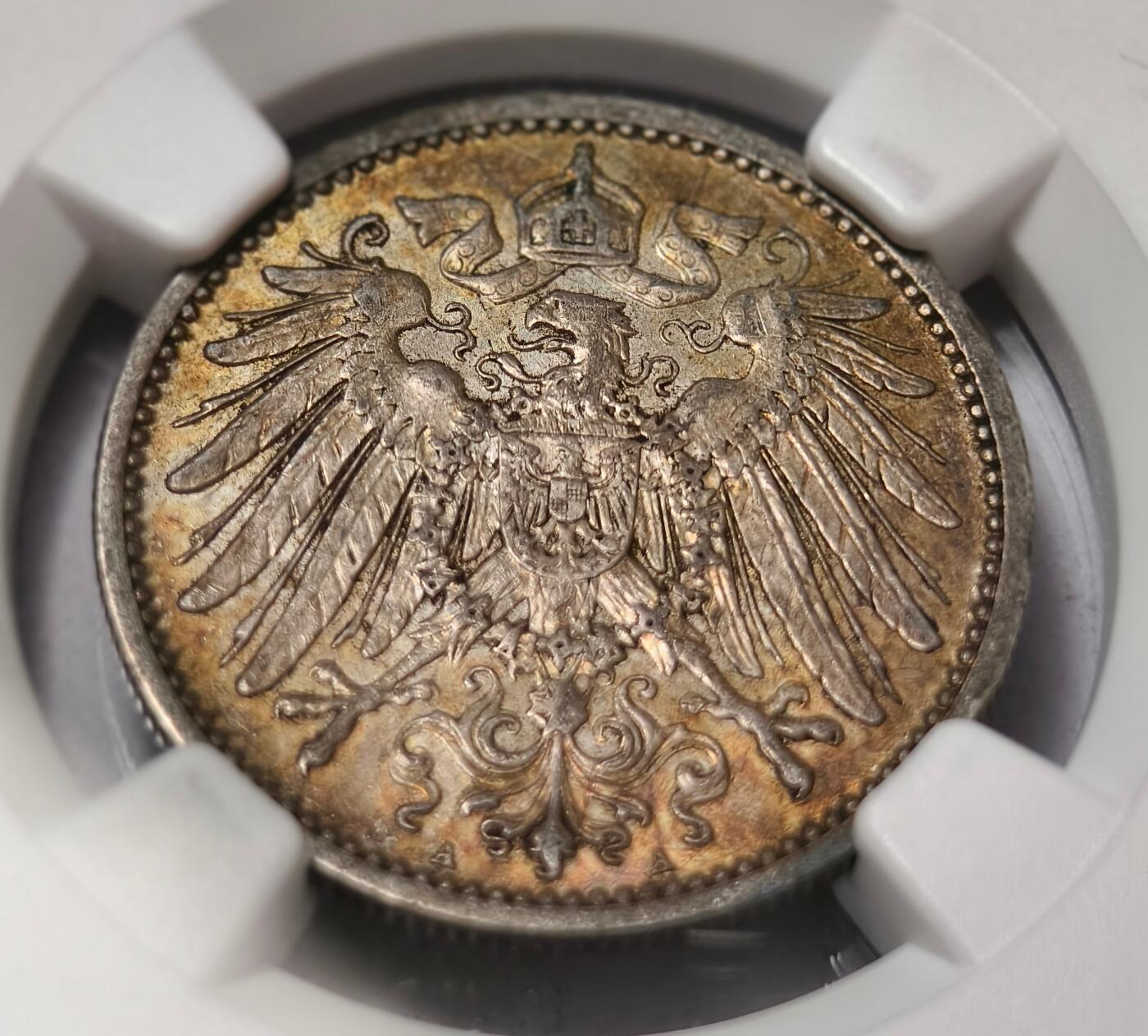 紫瑗钱币——第466期 德国 1914年 A版 第二帝国 长翅 1马克 银币 NGC AU58 五彩包浆