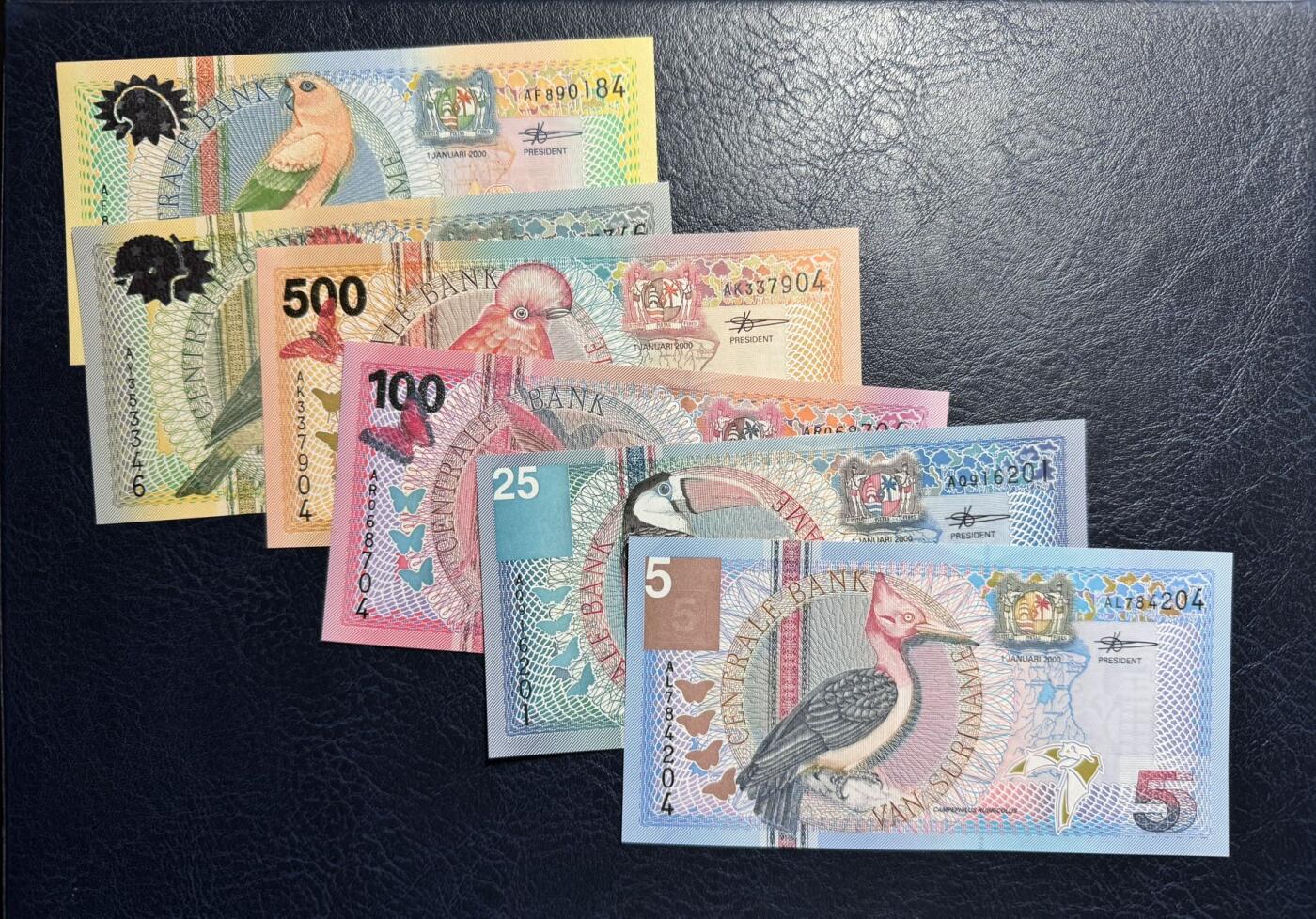 收藏联盟Quantum Auction 第377期拍卖  苏里南2000年5到5000盾 品相全新UNC 花鸟版