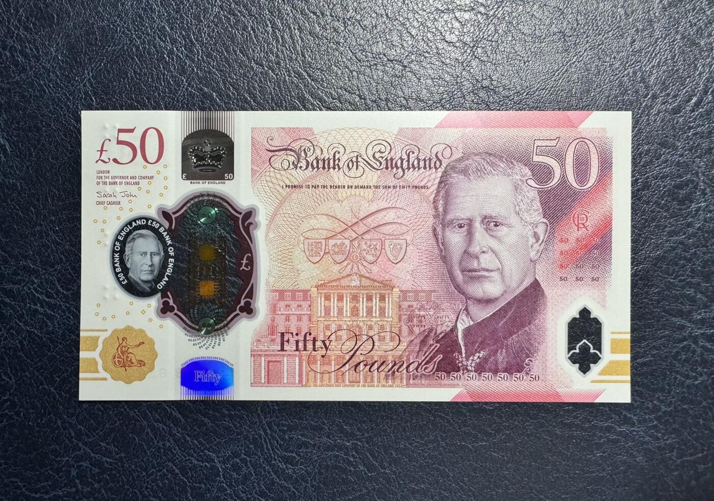 收藏联盟Quantum Auction 第377期拍卖  英国2024年50镑 品相全新UNC 号码无4 AJ冠 查理三世国王