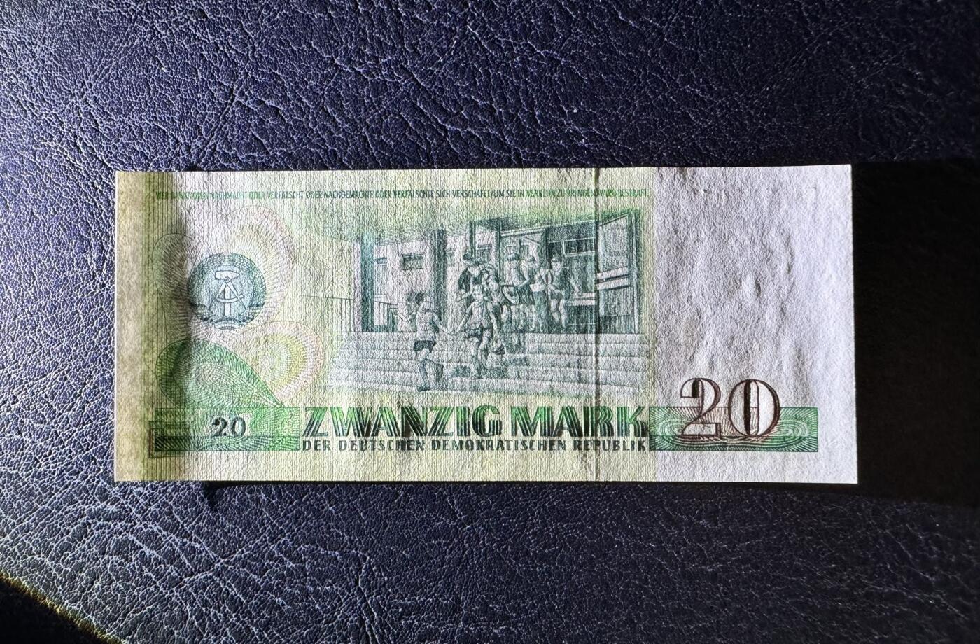 收藏联盟Quantum Auction 第377期拍卖  德国1975年20马克 品相UNC-