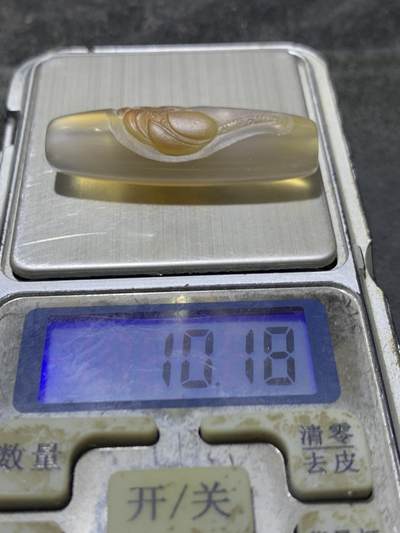 精美亚光高玉化巴西玛瑙手工俏色巧雕莲花桶珠一个！ 精美亚光高玉化巴西玛瑙手工俏色巧雕莲花桶珠一个！