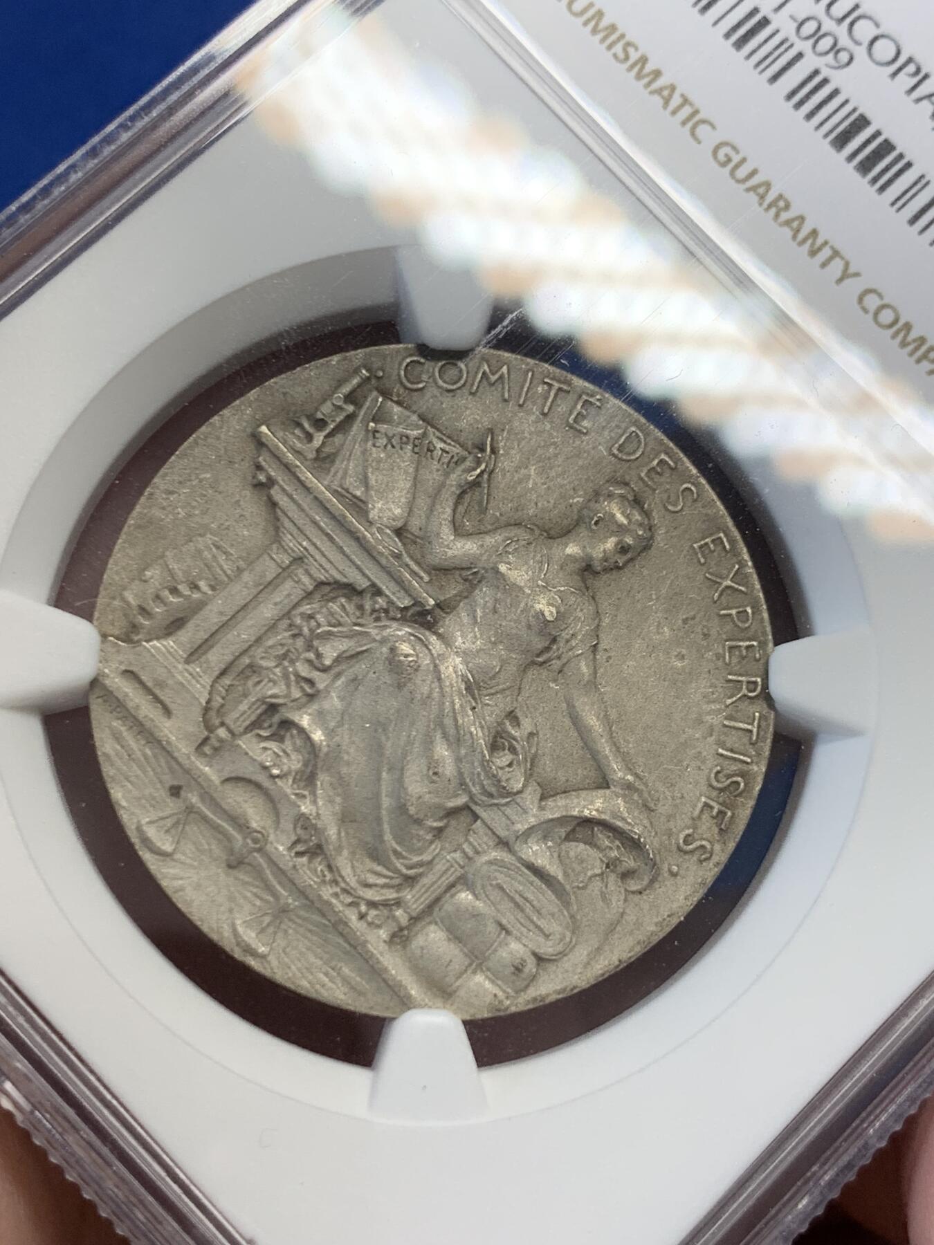 《竞宝斋》第309场   周日，周一,周二 3场连拍 （全场包邮） NGC-MS63 1822年法国商业和工业部专家会议女神银章代用币 丰饶角边铭 33mm 重约14.3克 刻画细腻细节丰富，表面用了哑光工艺，非常漂亮的小章子。