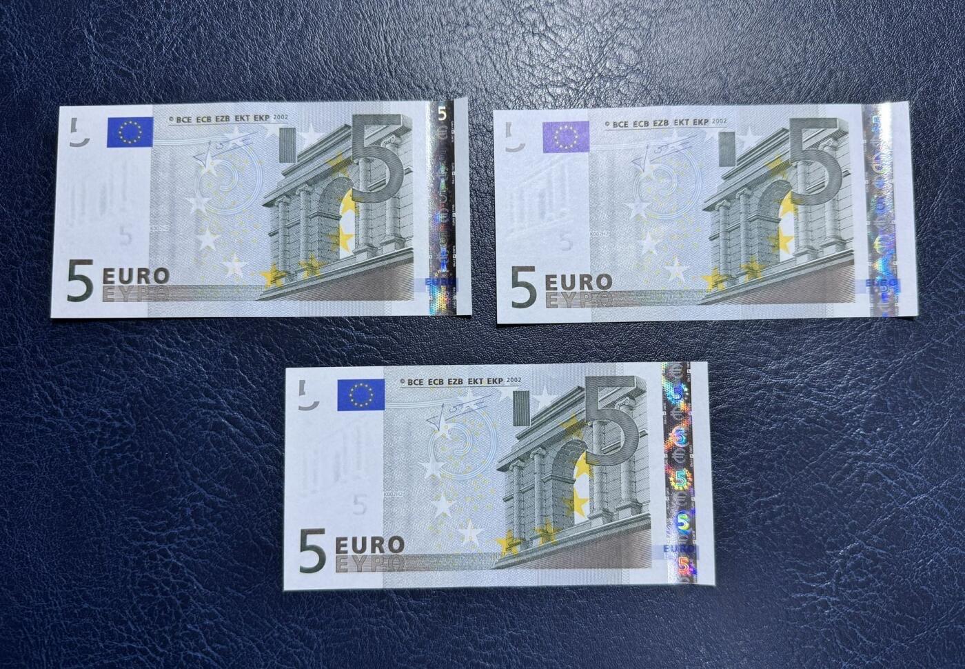 收藏联盟Quantum Auction 第377期拍卖  欧盟国家爱尔兰2002年5欧元三张 品相UNC 号码全程无4 点钞痕和触碰痕