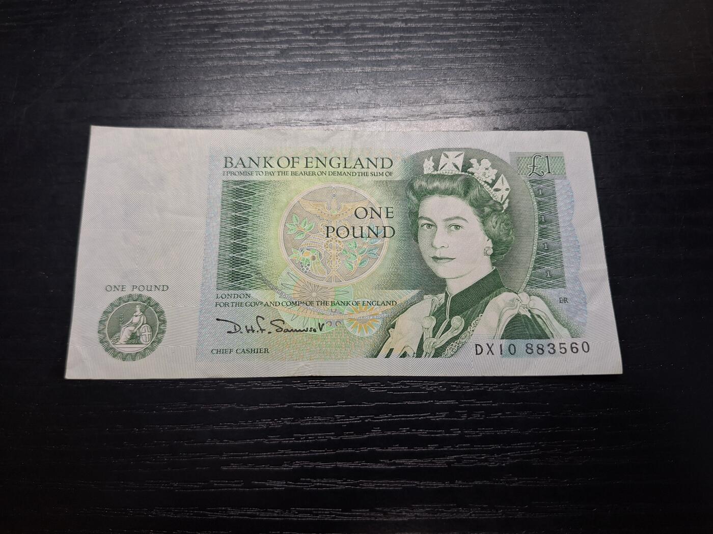 博彦收藏9月24日晚上8点 钱币专场 英国女皇一镑流通好品