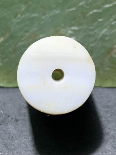 精品亚光一线药师玛瑙手工雕刻太阳花桶珠一颗 精品亚光一线药师玛瑙手工雕刻太阳花桶珠一颗