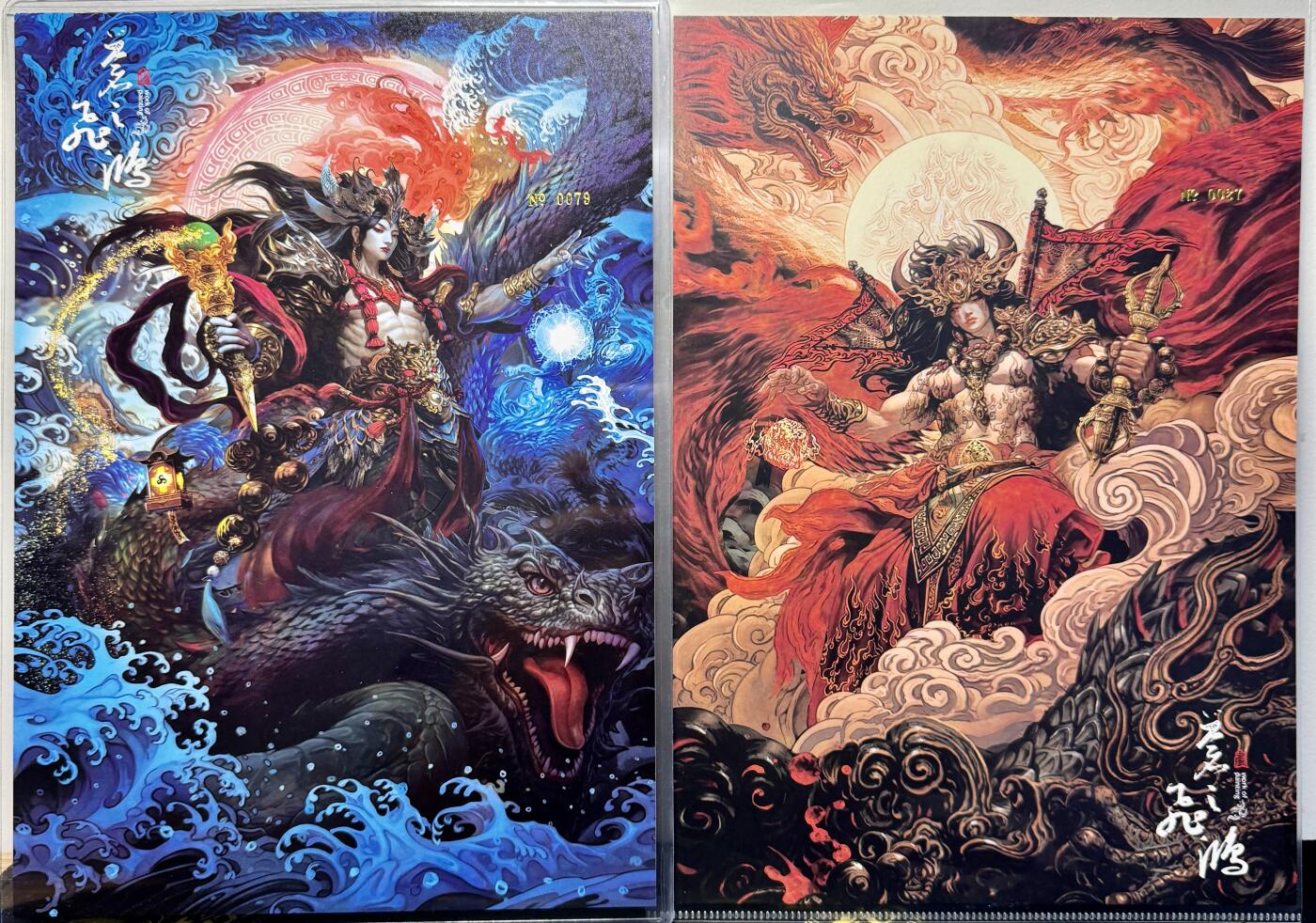 白泽拍卖卡牌手绘专场第7期（故园应露白，凉夜又秋分） 2023 百里卡牌 山海经系列2张 火神编号：0027，水神编号：0079 苍之飞鸿亲签 A4粗闪 卡夹封装