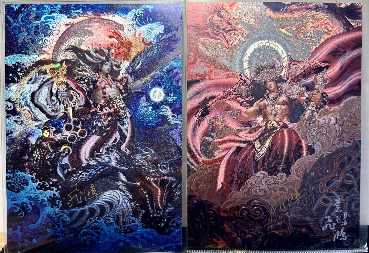 白泽拍卖卡牌手绘专场第7期（故园应露白，凉夜又秋分） 2023 百里卡牌 山海经系列2张 火神编号：0028，水神编号：0078 苍之飞鸿亲签 A4粗闪 卡夹封装