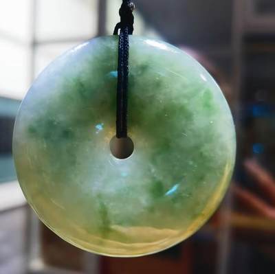 细糯种平安扣油青飘花，寓意吉祥、平平安安 细糯种平安扣油青飘花，寓意吉祥、平平安安