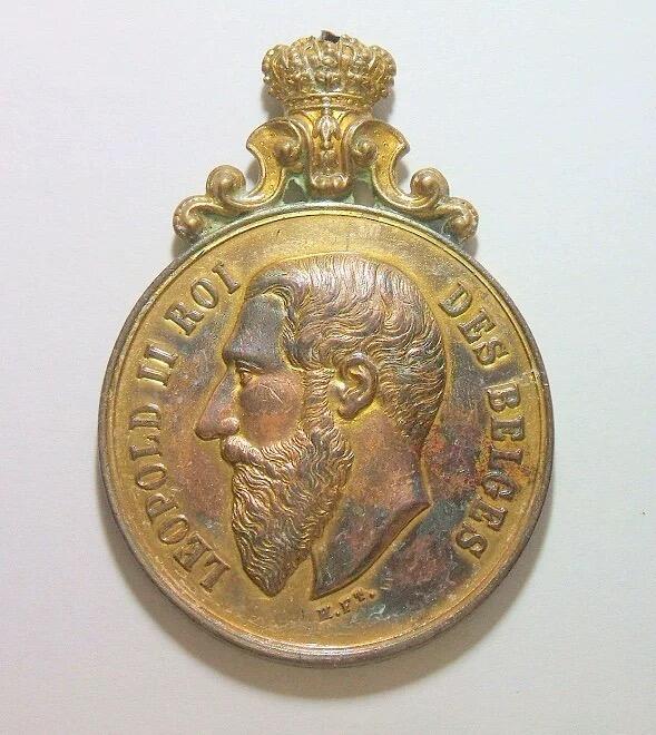 比利时1893年利奥波德二世高浮雕精制带皇冠大镀金章50MM
